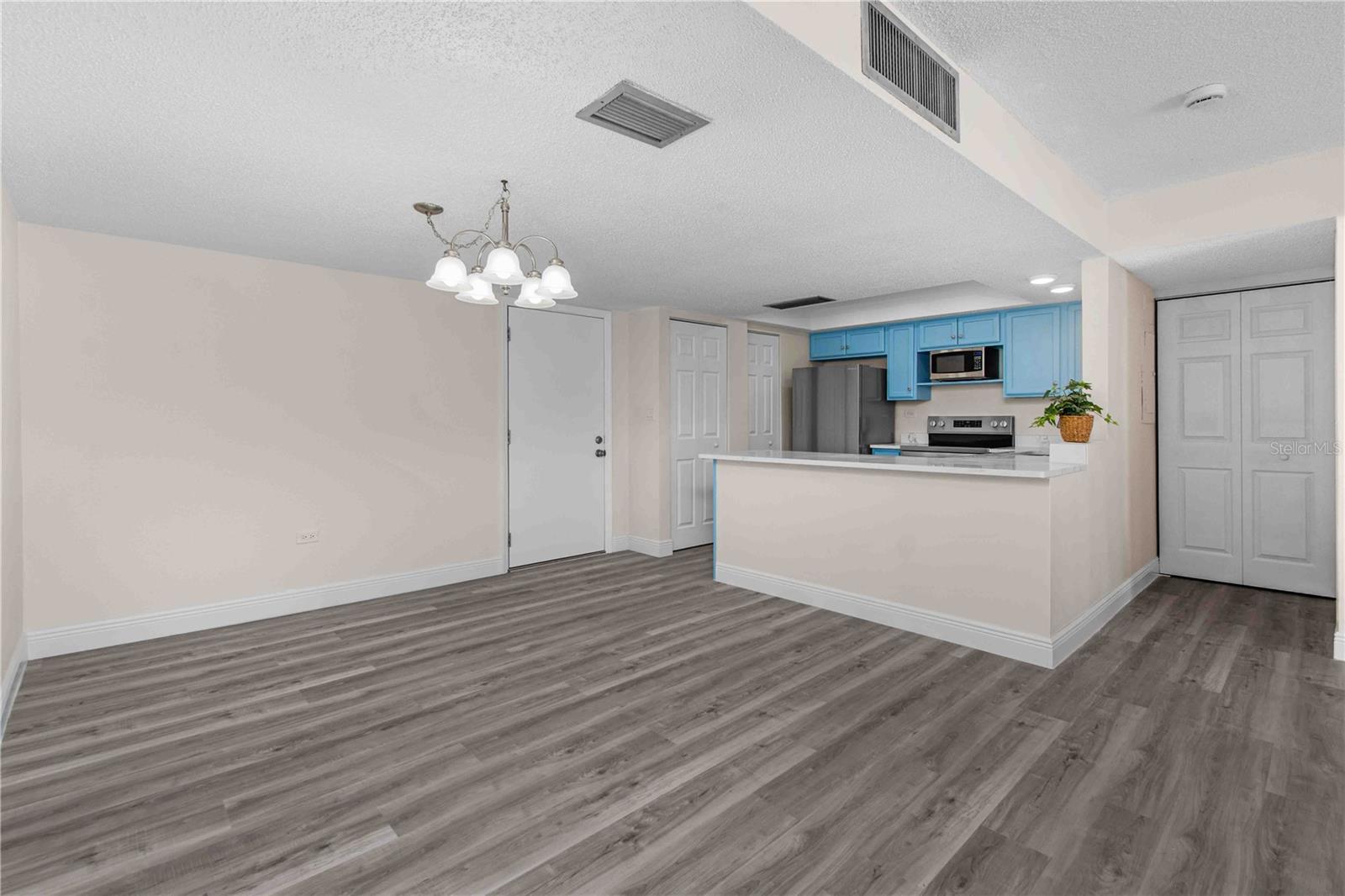 Image 12 of 48 For 500 Treasure Island Causeway 101