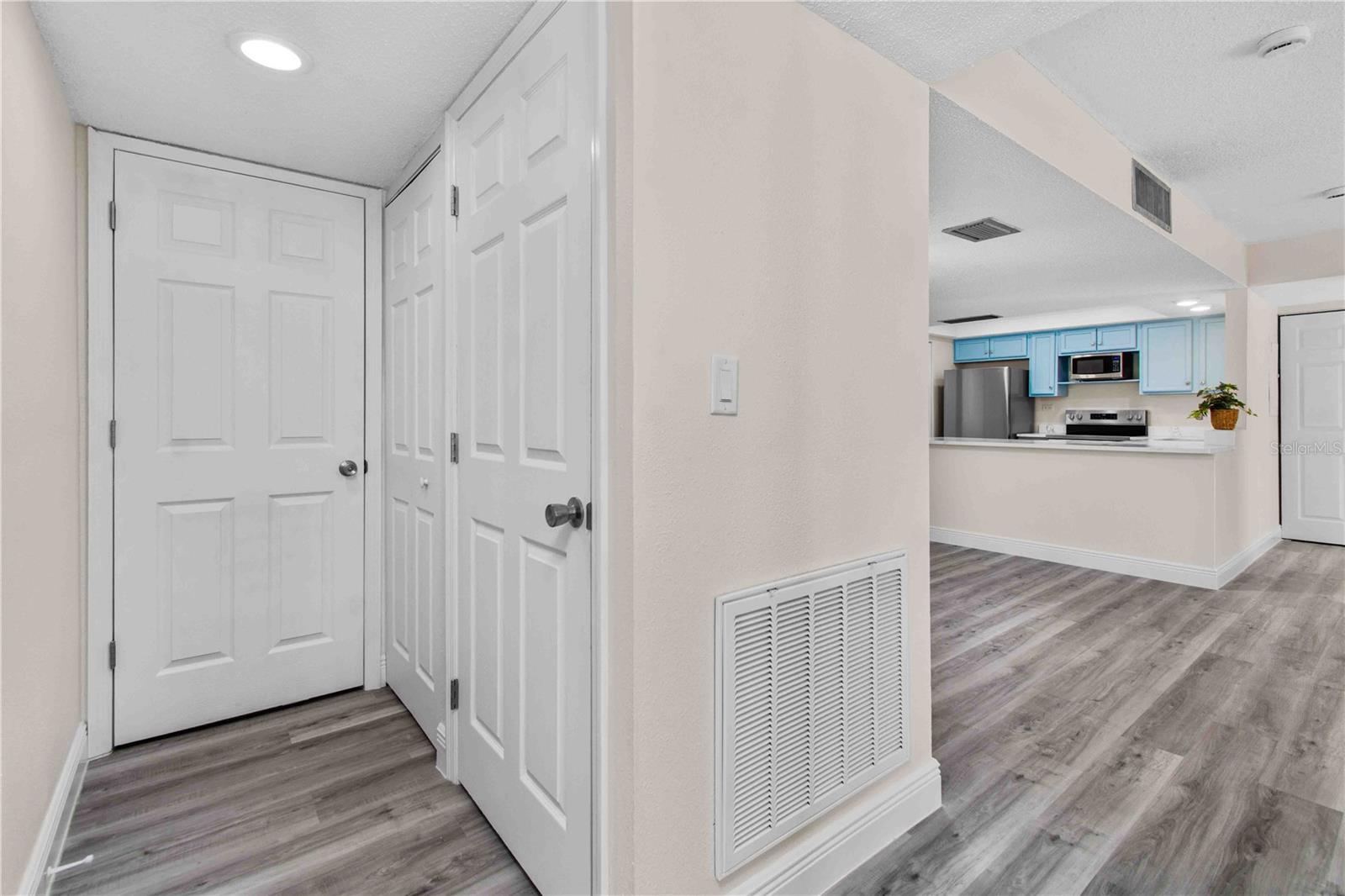 Image 23 of 48 For 500 Treasure Island Causeway 101