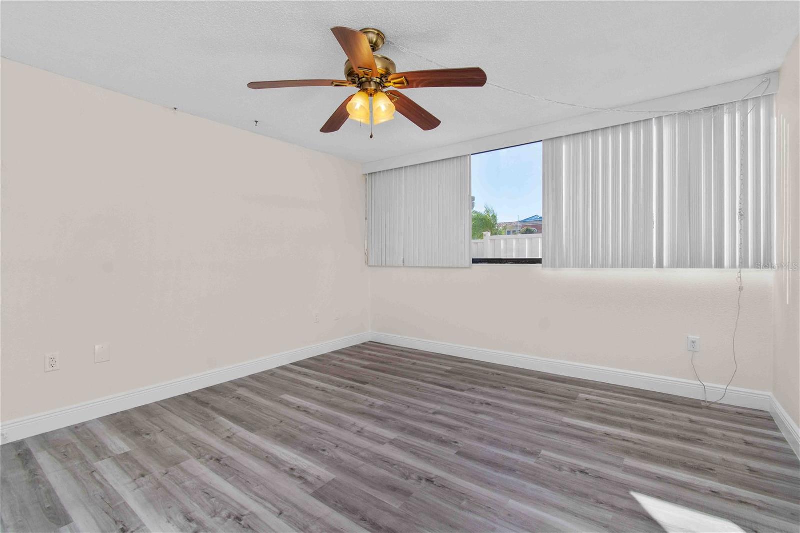 Image 25 of 48 For 500 Treasure Island Causeway 101