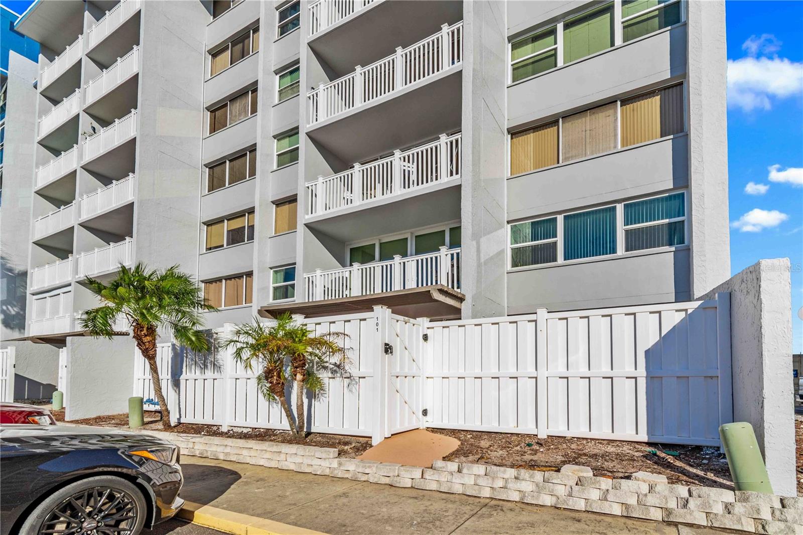 Image 41 of 48 For 500 Treasure Island Causeway 101