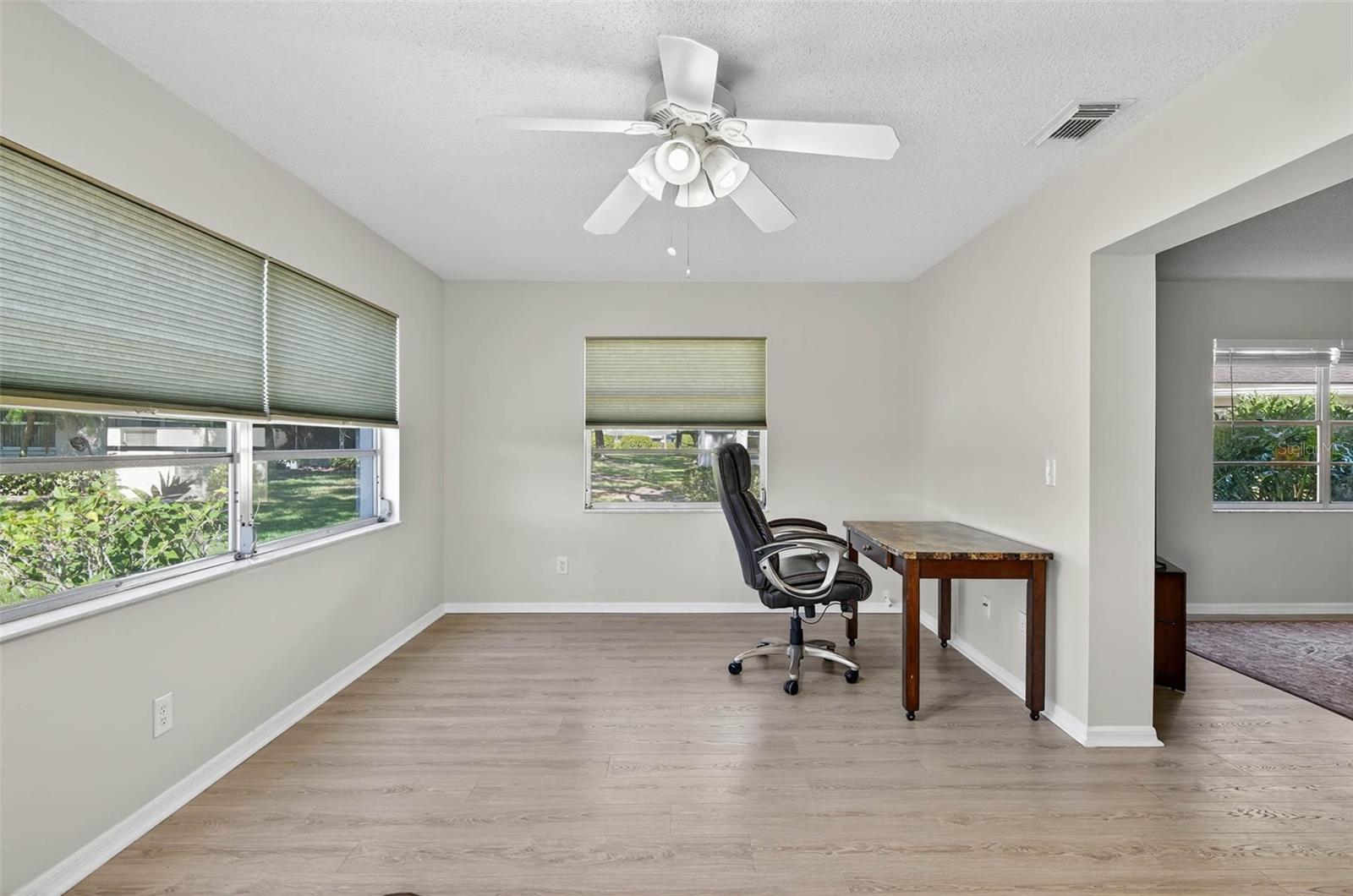 Image 15 of 32 For 2113 Hailstone Circle 363