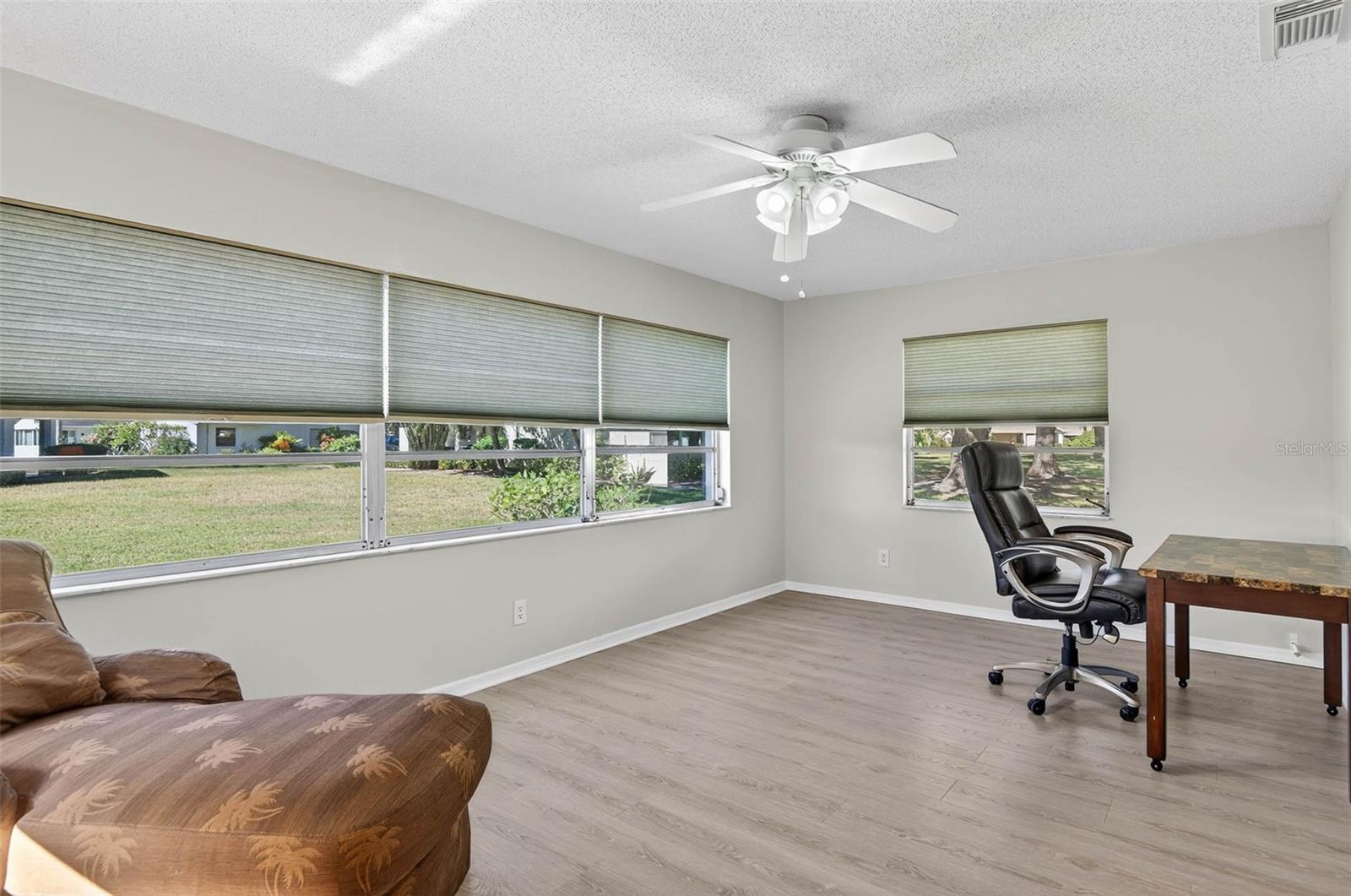 Image 16 of 32 For 2113 Hailstone Circle 363