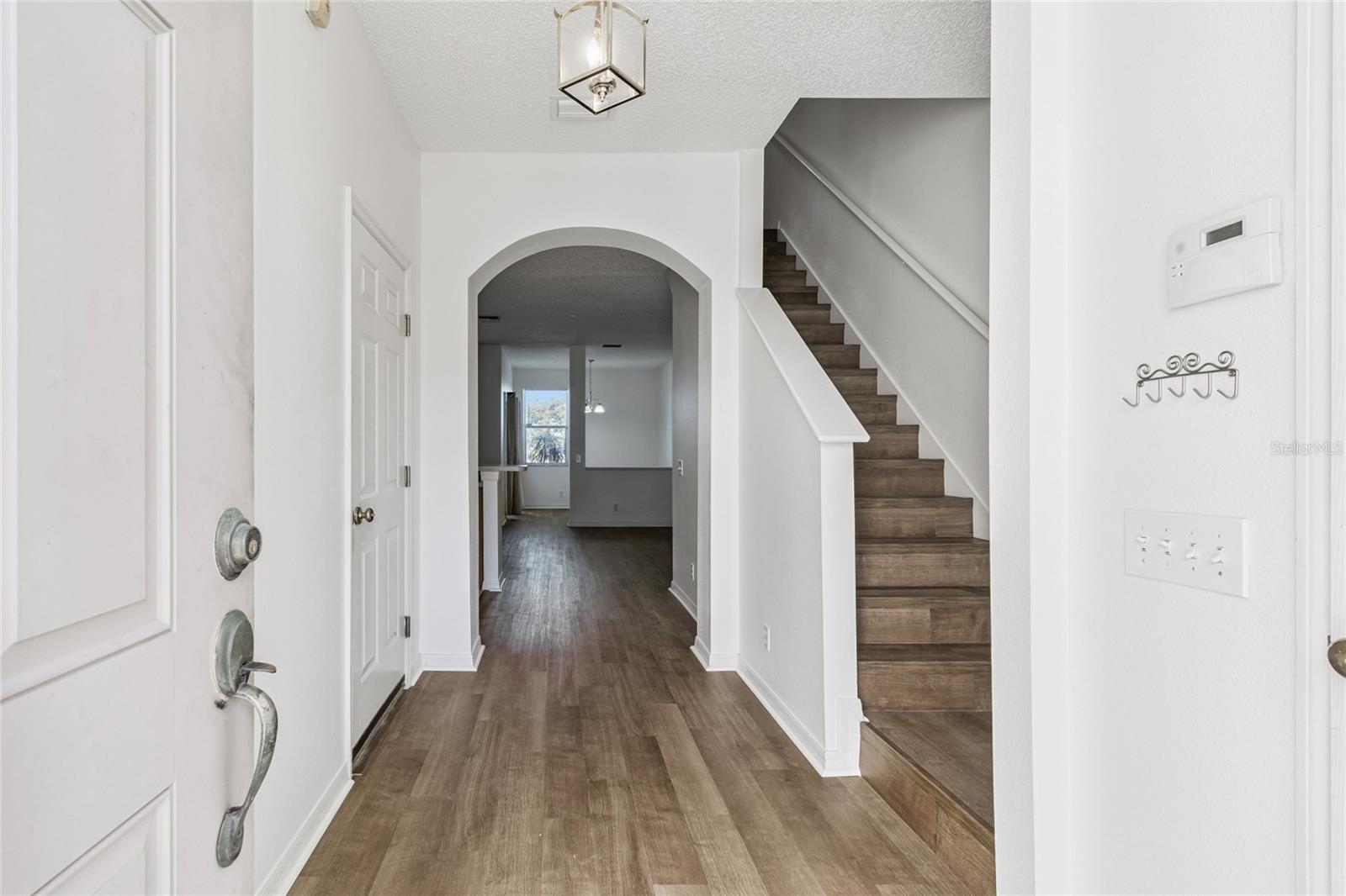 Image 12 of 87 For 571 Shoreham Court Ne