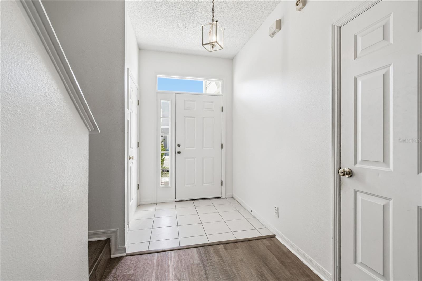 Image 14 of 87 For 571 Shoreham Court Ne