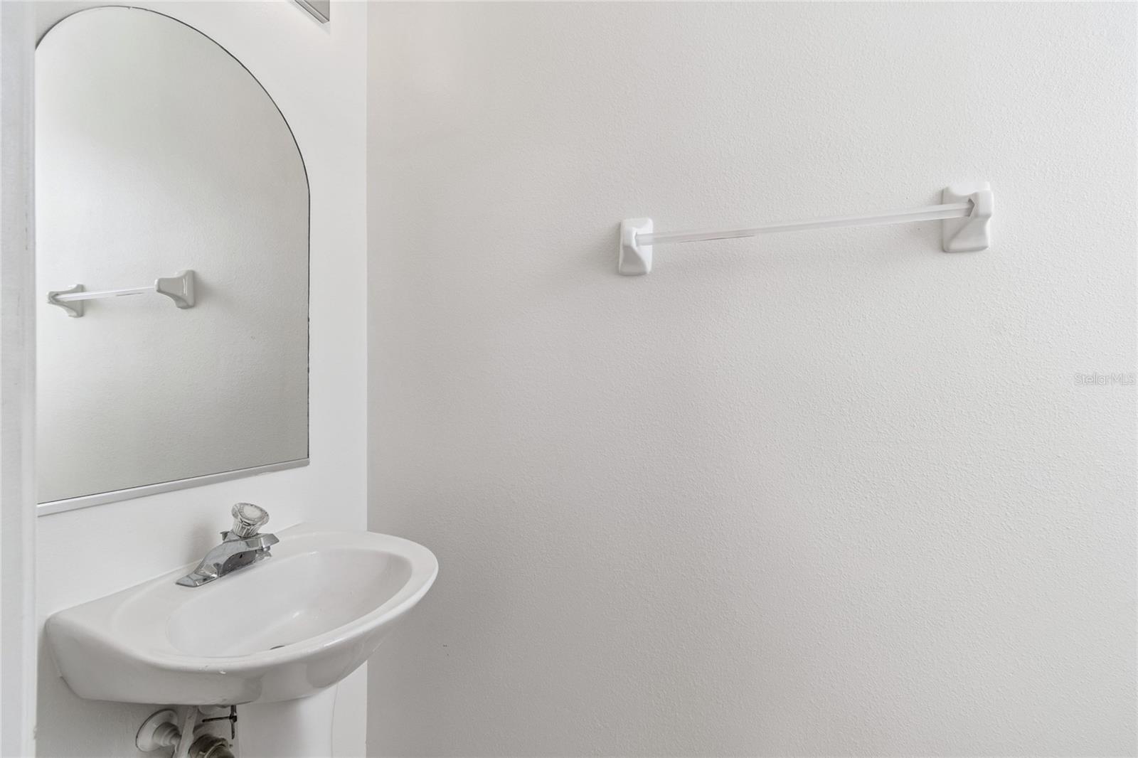 Image 15 of 87 For 571 Shoreham Court Ne