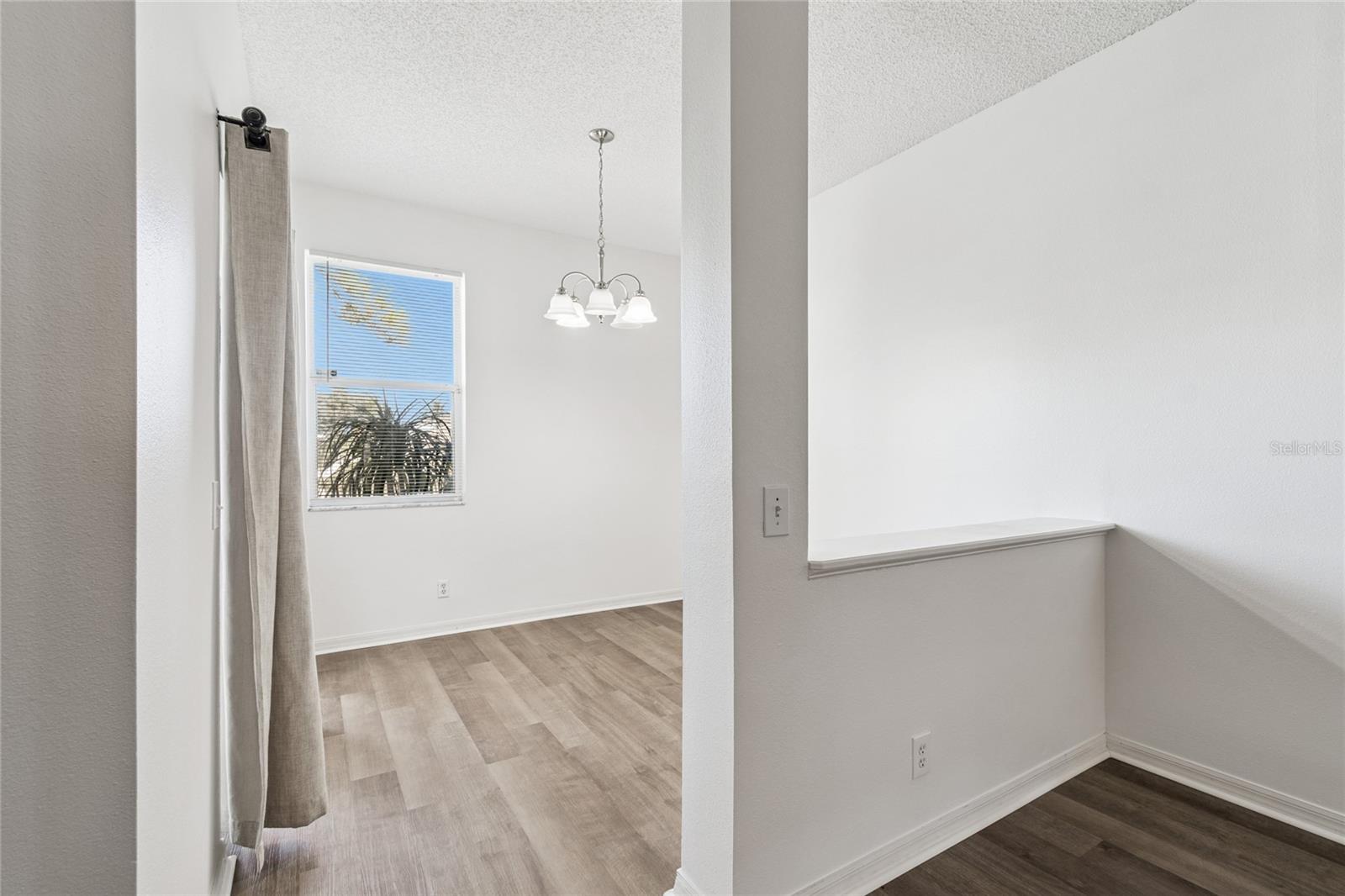 Image 31 of 87 For 571 Shoreham Court Ne