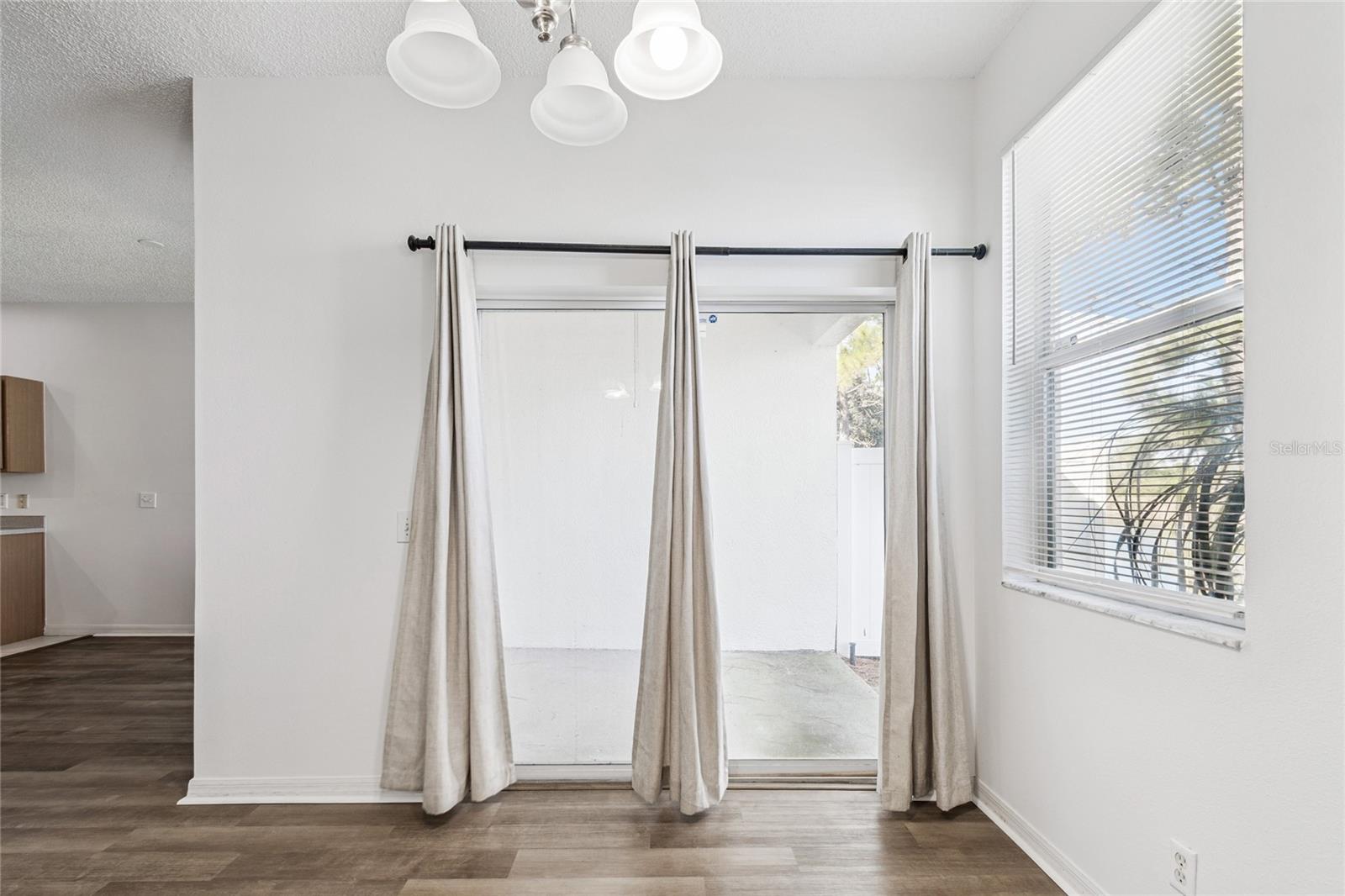 Image 36 of 87 For 571 Shoreham Court Ne