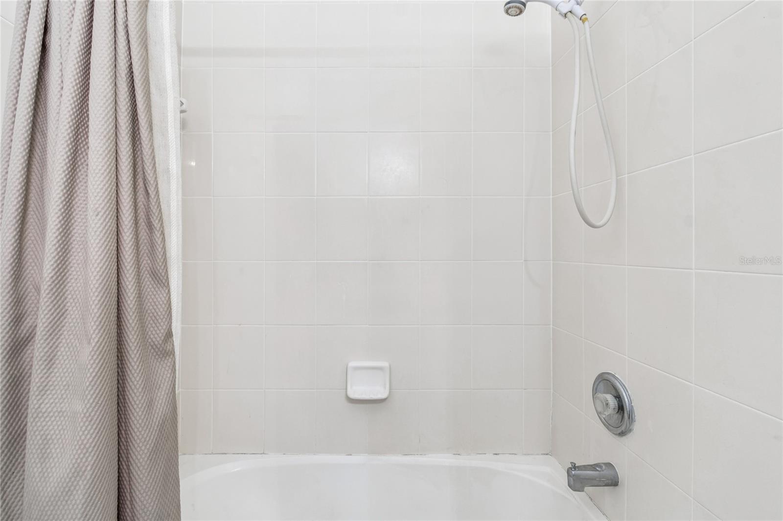 Image 53 of 87 For 571 Shoreham Court Ne