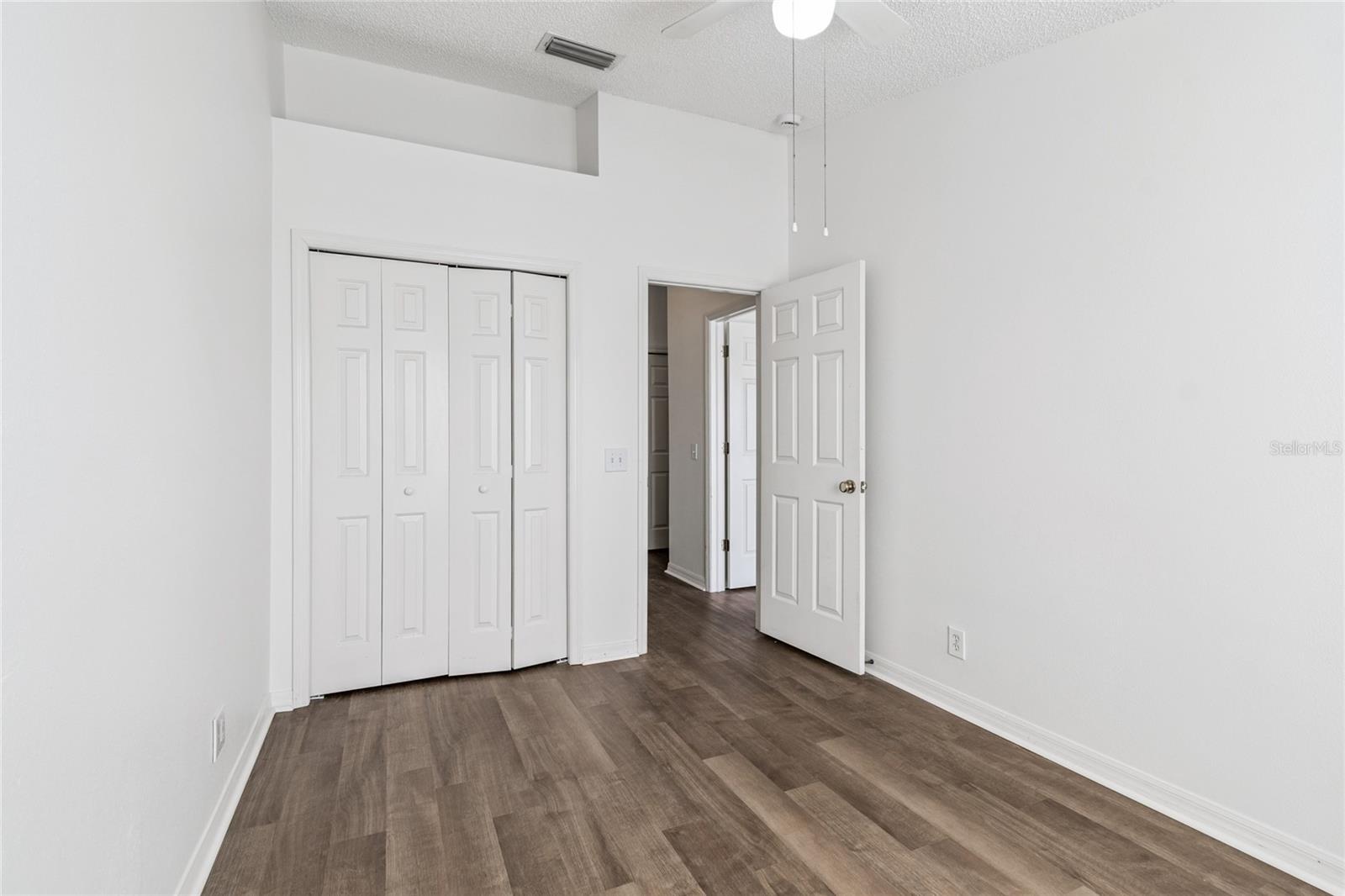 Image 56 of 87 For 571 Shoreham Court Ne