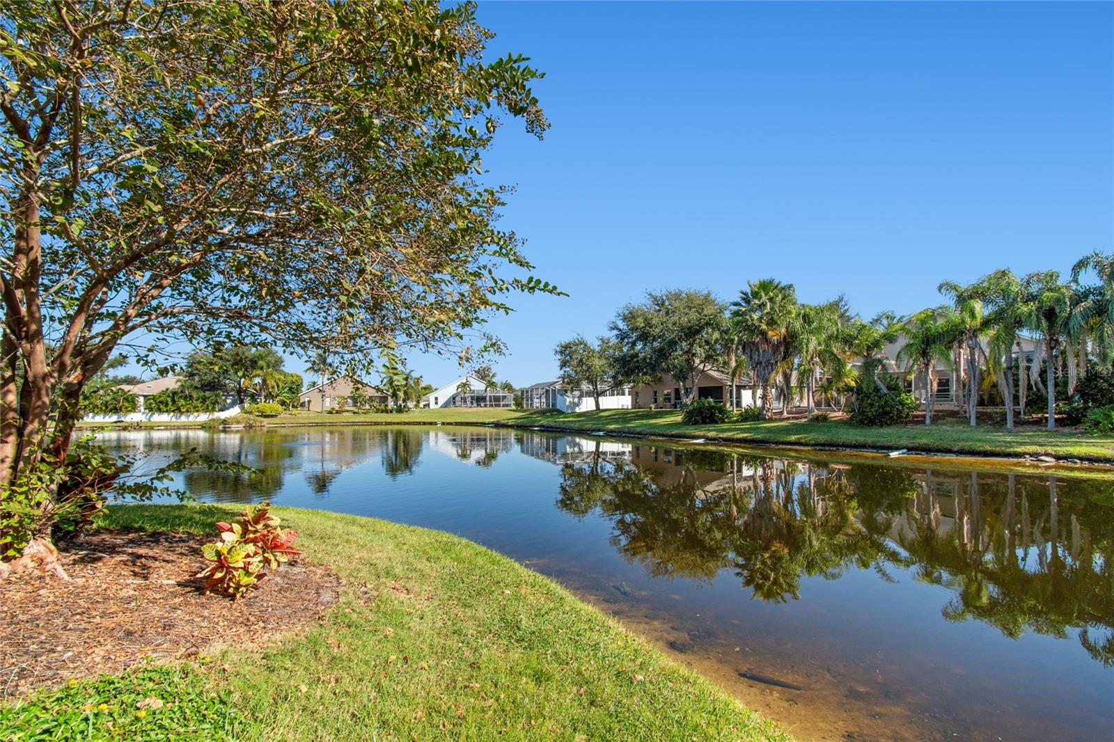 Image 65 of 87 For 571 Shoreham Court Ne