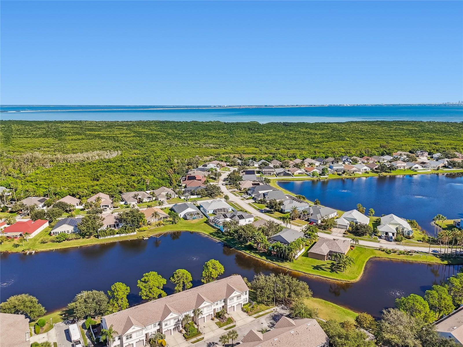 Image 70 of 87 For 571 Shoreham Court Ne