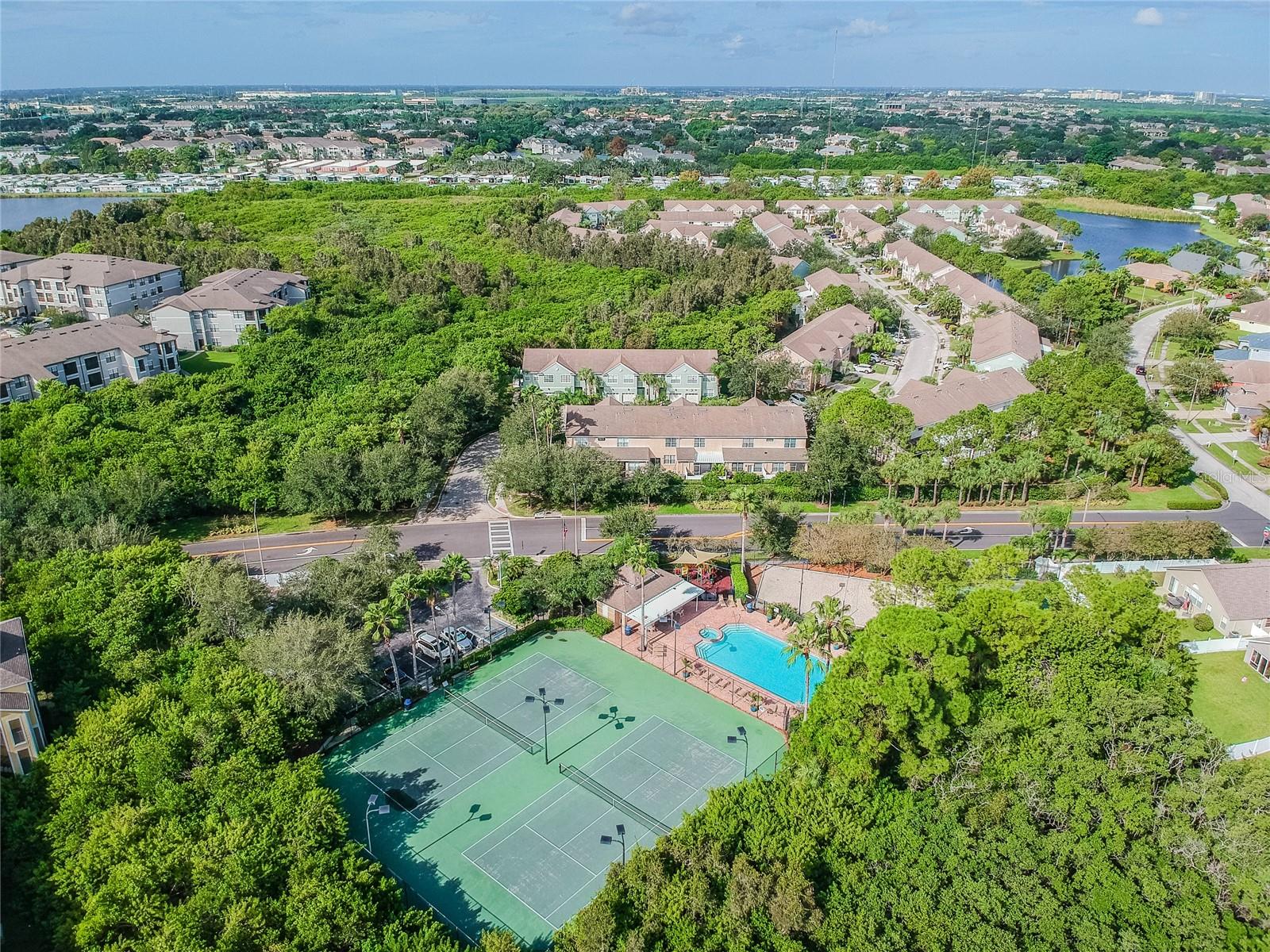 Image 76 of 87 For 571 Shoreham Court Ne