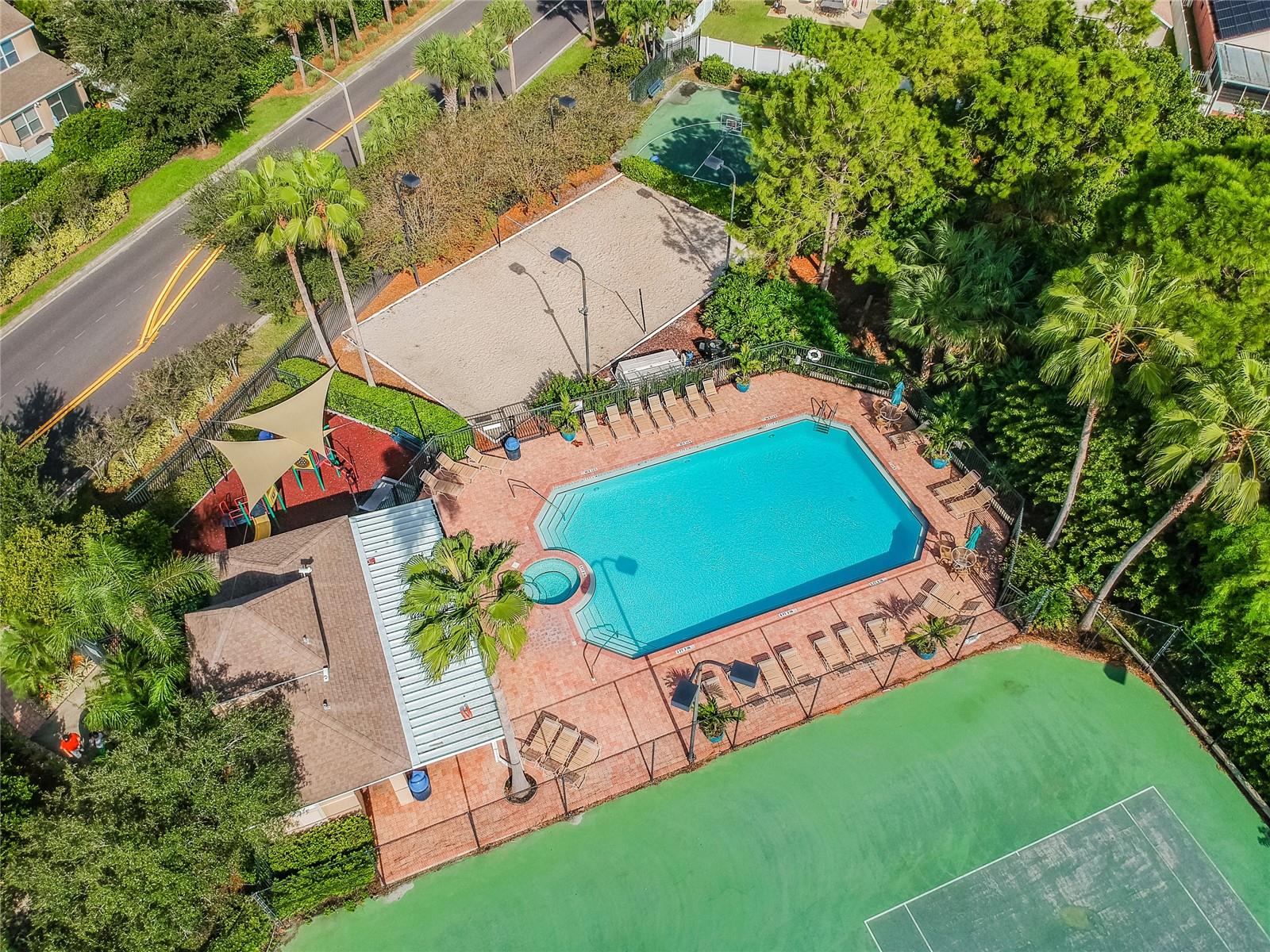 Image 79 of 87 For 571 Shoreham Court Ne