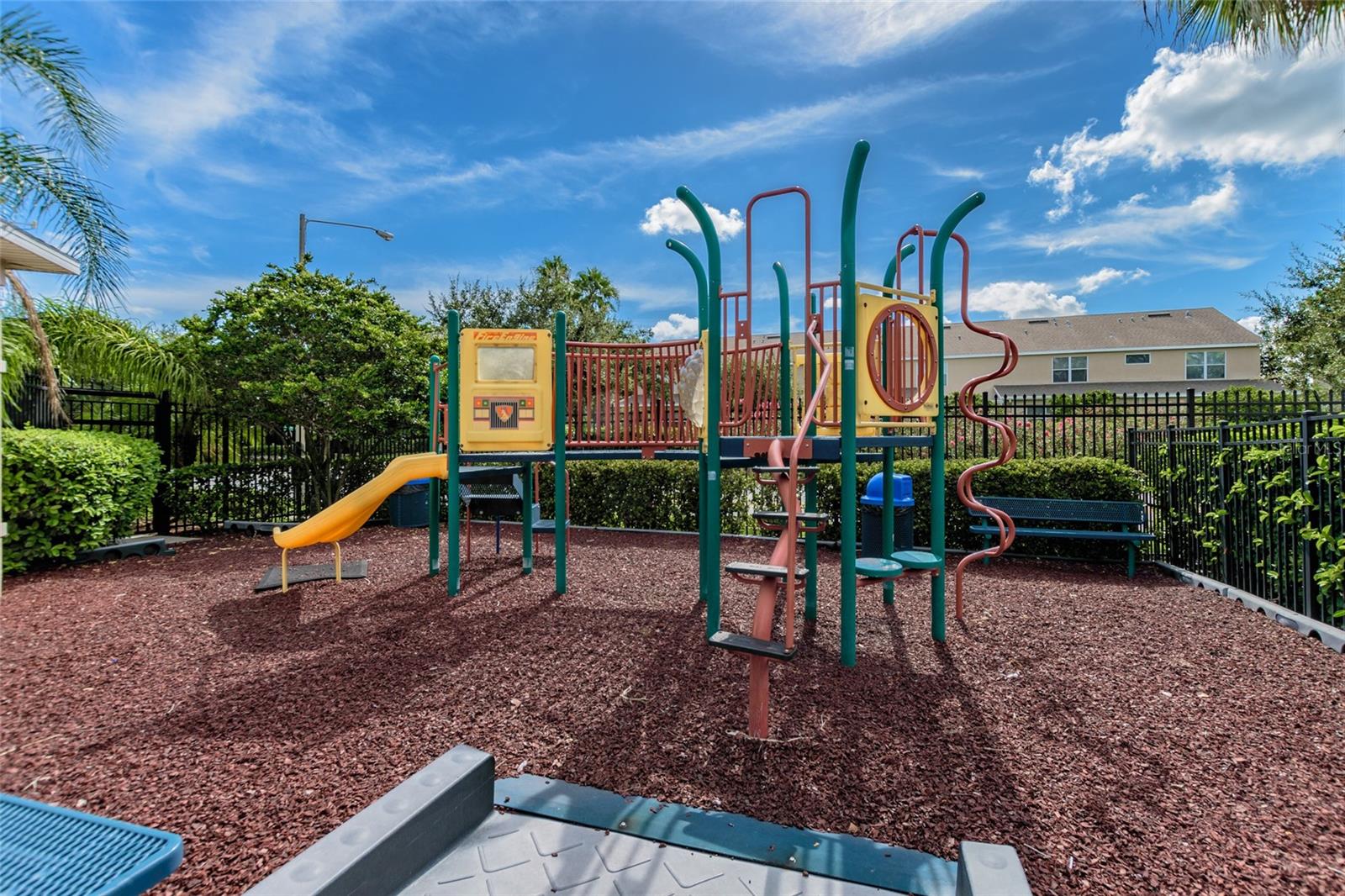 Image 84 of 87 For 571 Shoreham Court Ne