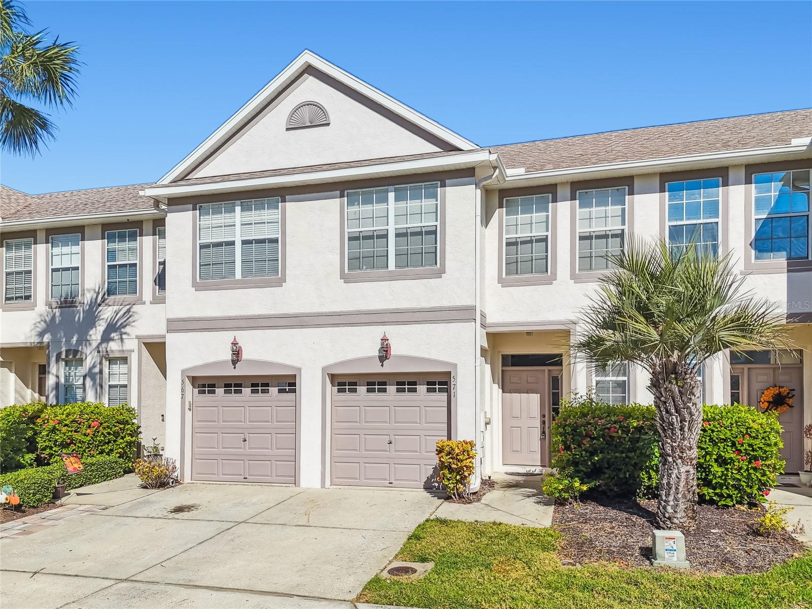 Image 9 of 87 For 571 Shoreham Court Ne