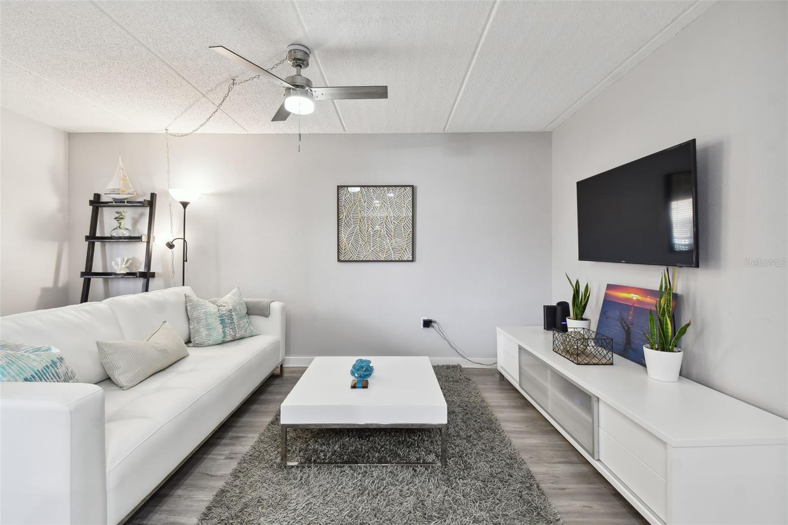 Image 5 of 29 For 8901 Blind Pass Road 228