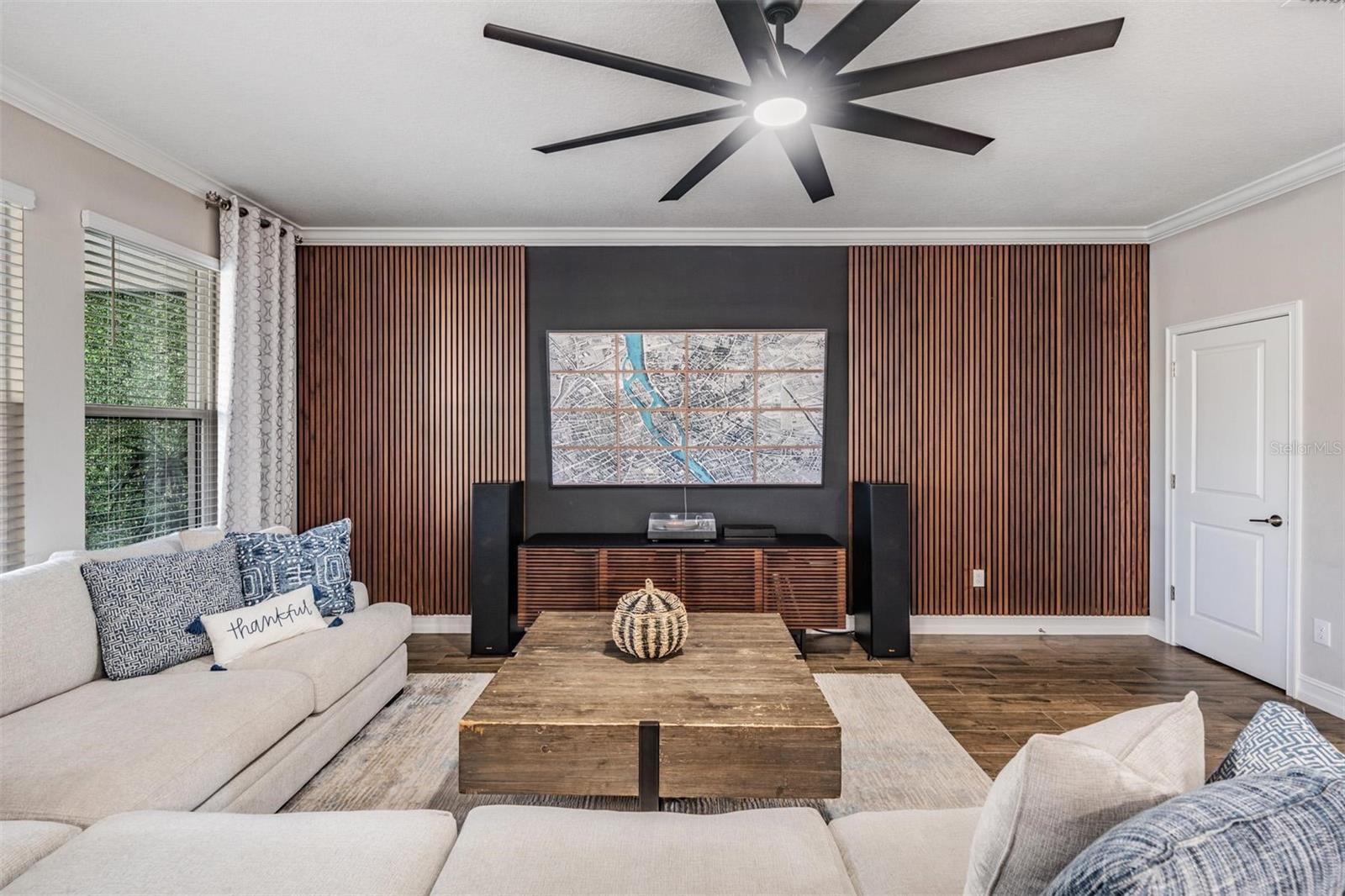 Listing photo id 8 for 9515 Little Bluestem Drive