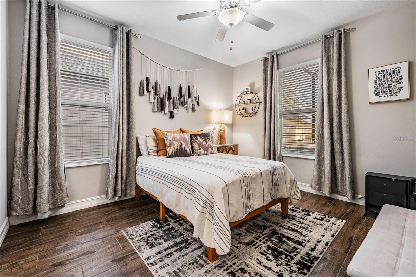 Listing photo id 17 for 9515 Little Bluestem Drive