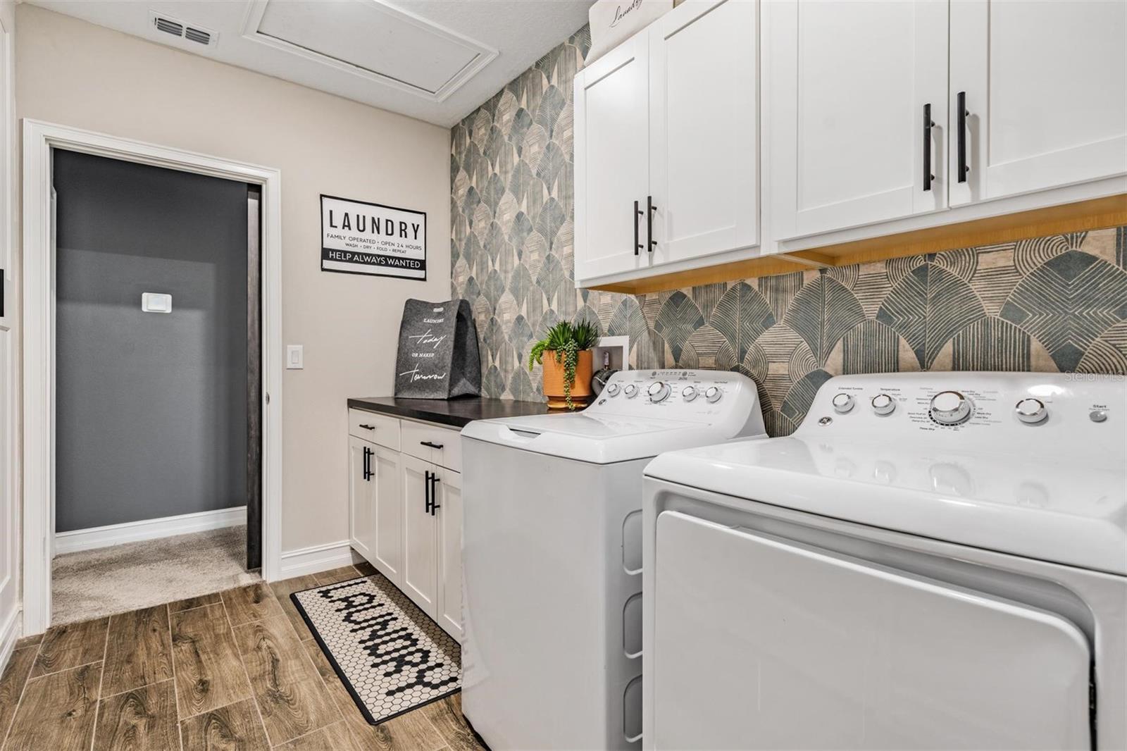 Listing photo id 21 for 9515 Little Bluestem Drive