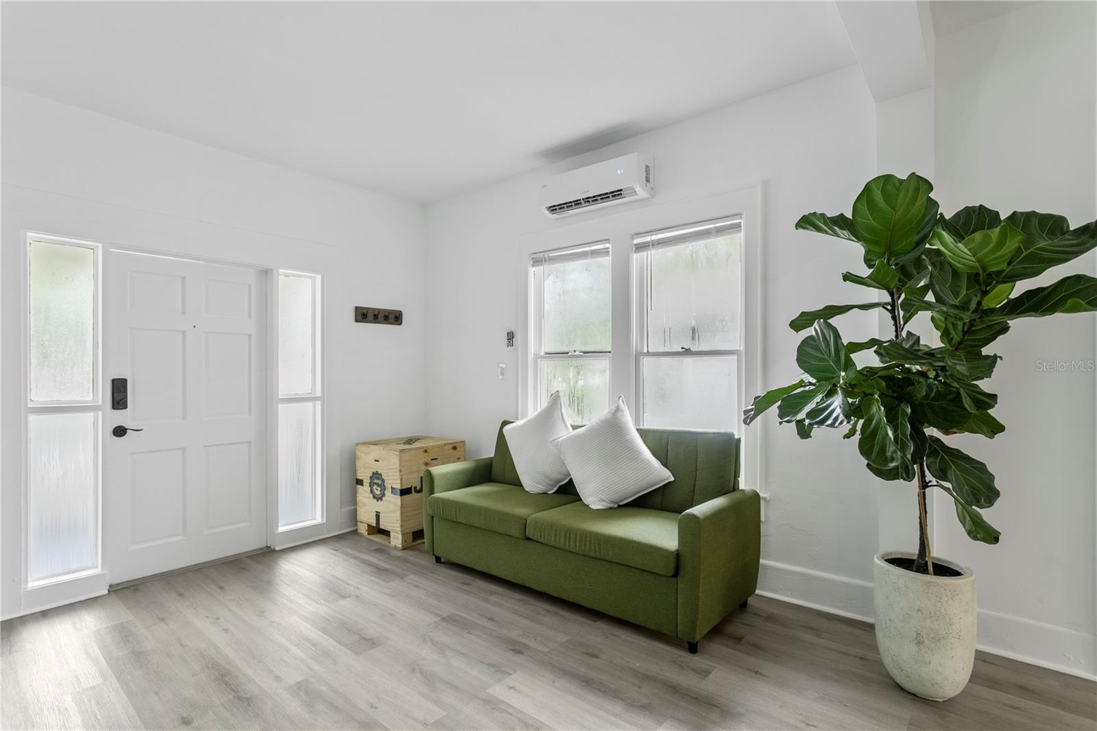 Image 5 of 22 For 819 11th Street N 1