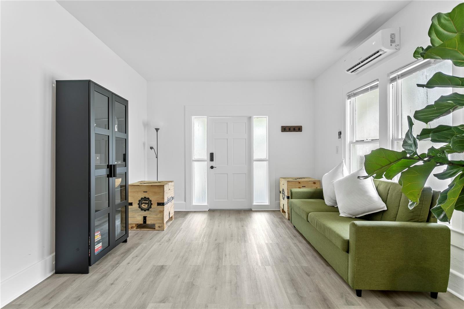 Image 6 of 22 For 819 11th Street N 1