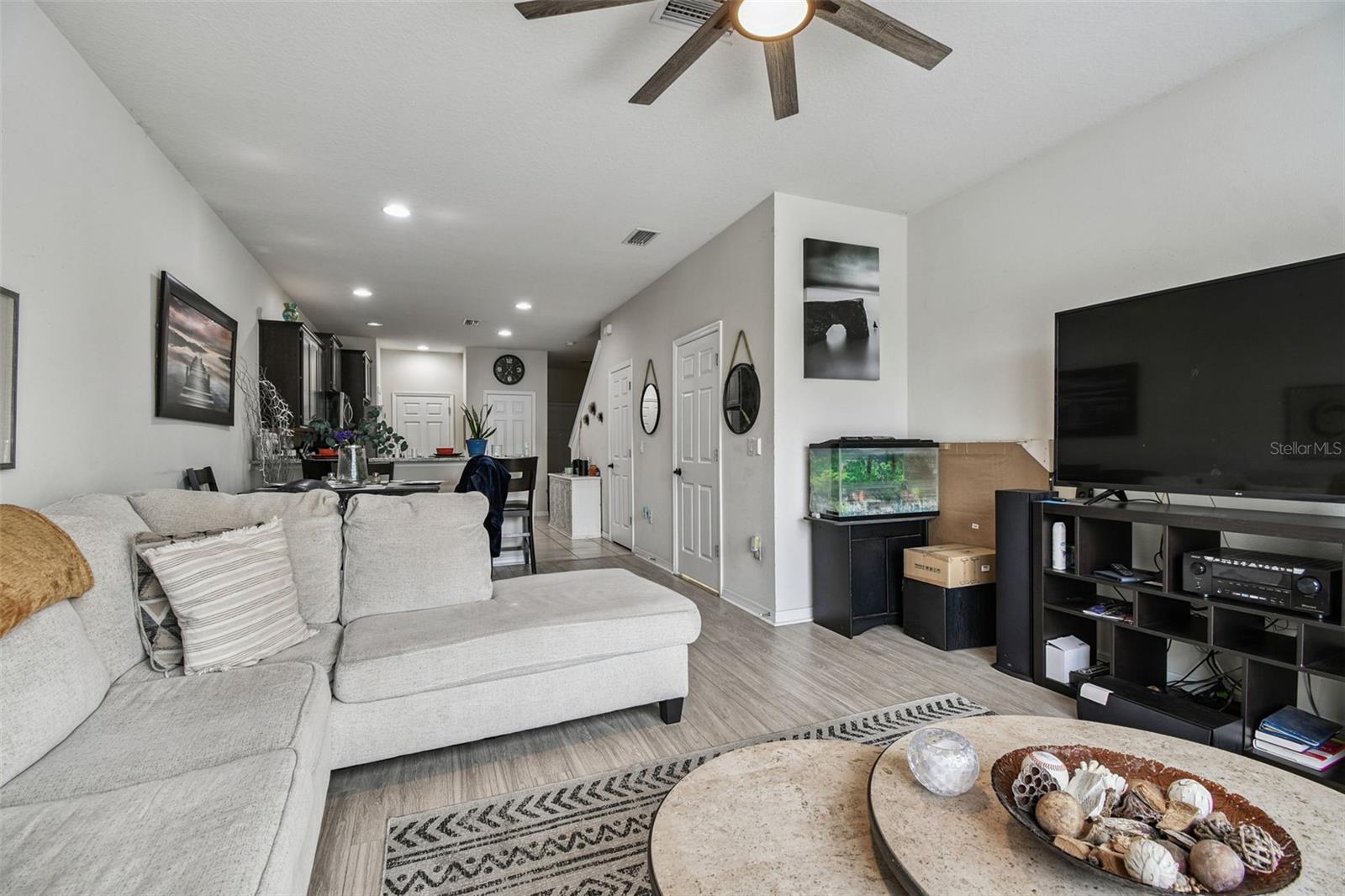 Image 16 of 75 For 9139 Hillcroft Drive