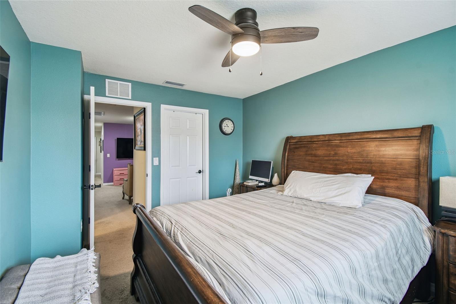 Image 22 of 75 For 9139 Hillcroft Drive