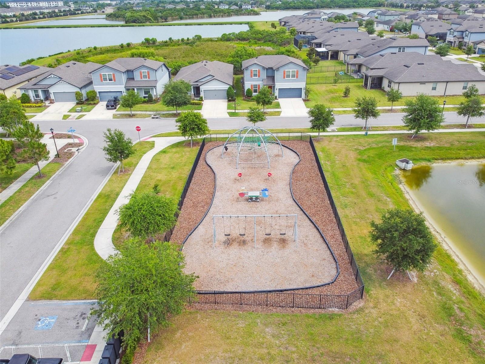 Image 45 of 75 For 9139 Hillcroft Drive