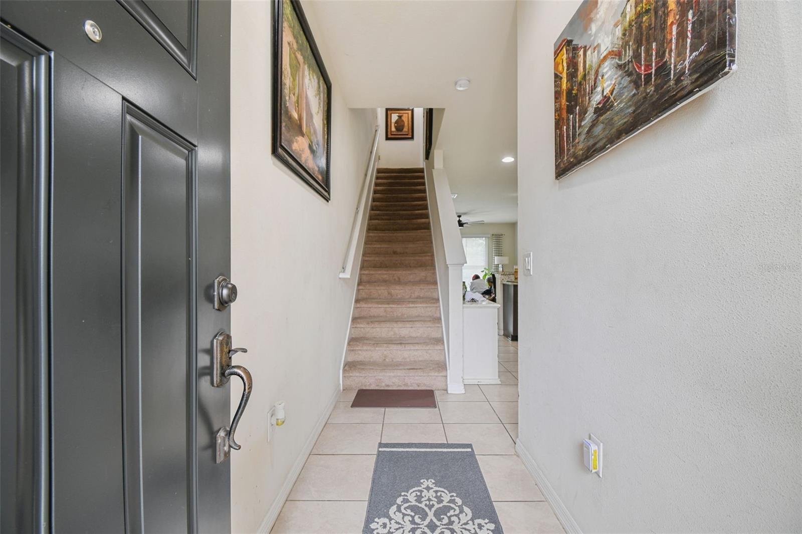 Image 5 of 75 For 9139 Hillcroft Drive