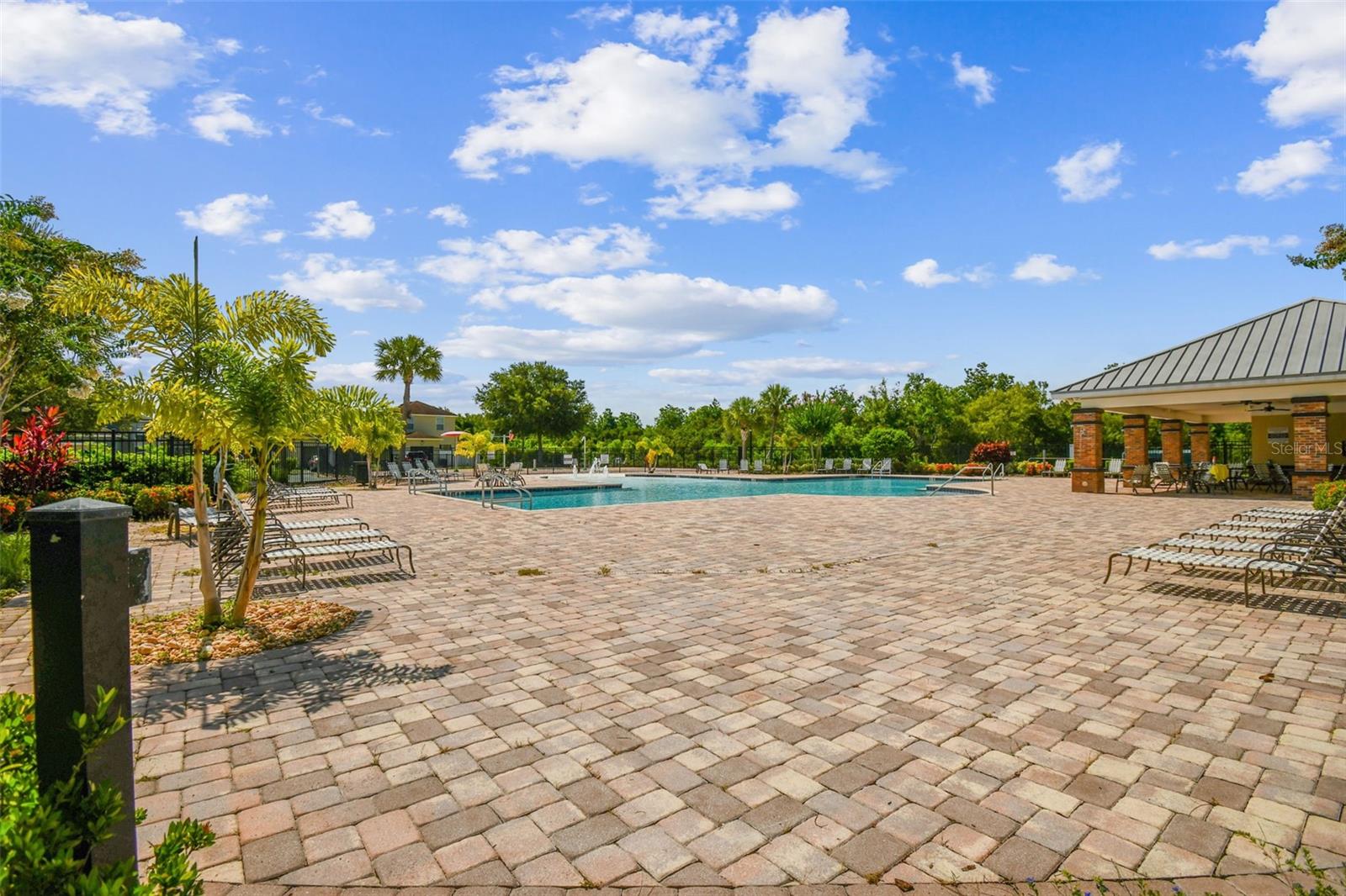 Image 51 of 75 For 9139 Hillcroft Drive