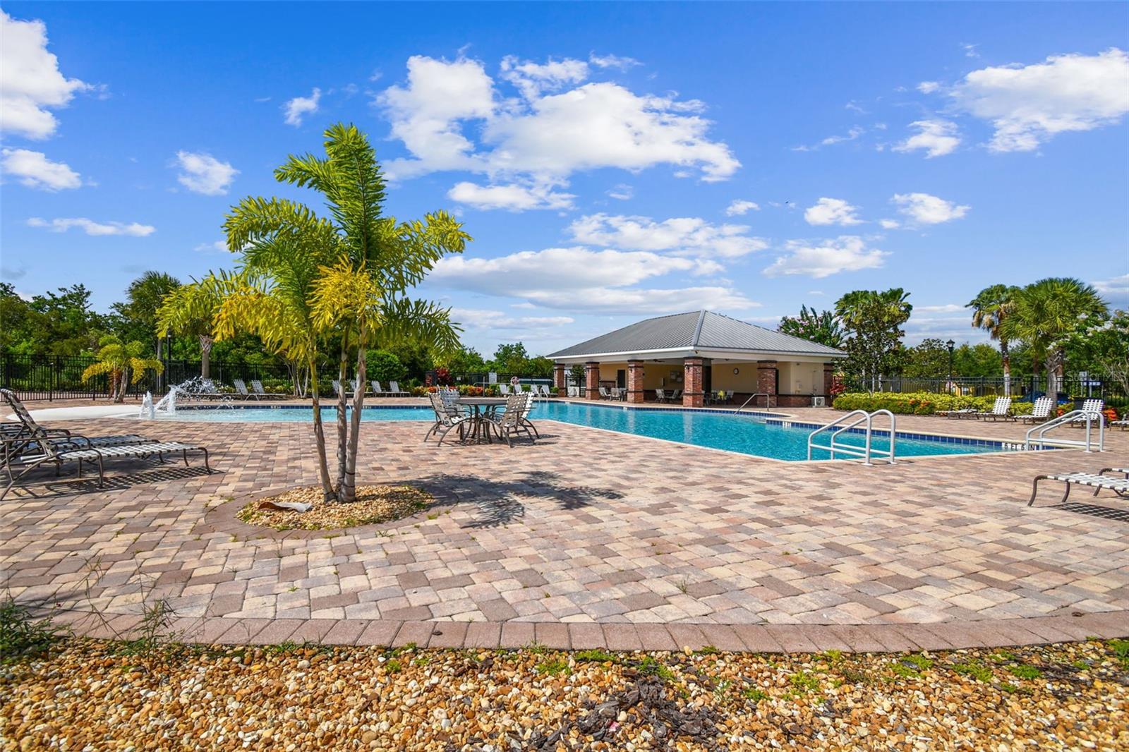 Image 52 of 75 For 9139 Hillcroft Drive