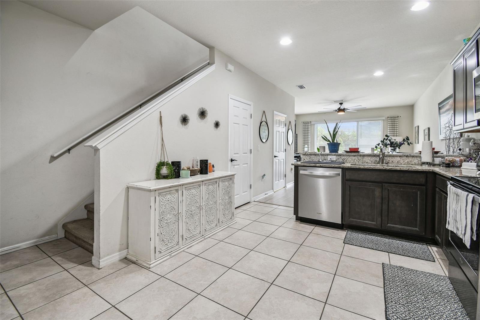 Image 9 of 75 For 9139 Hillcroft Drive