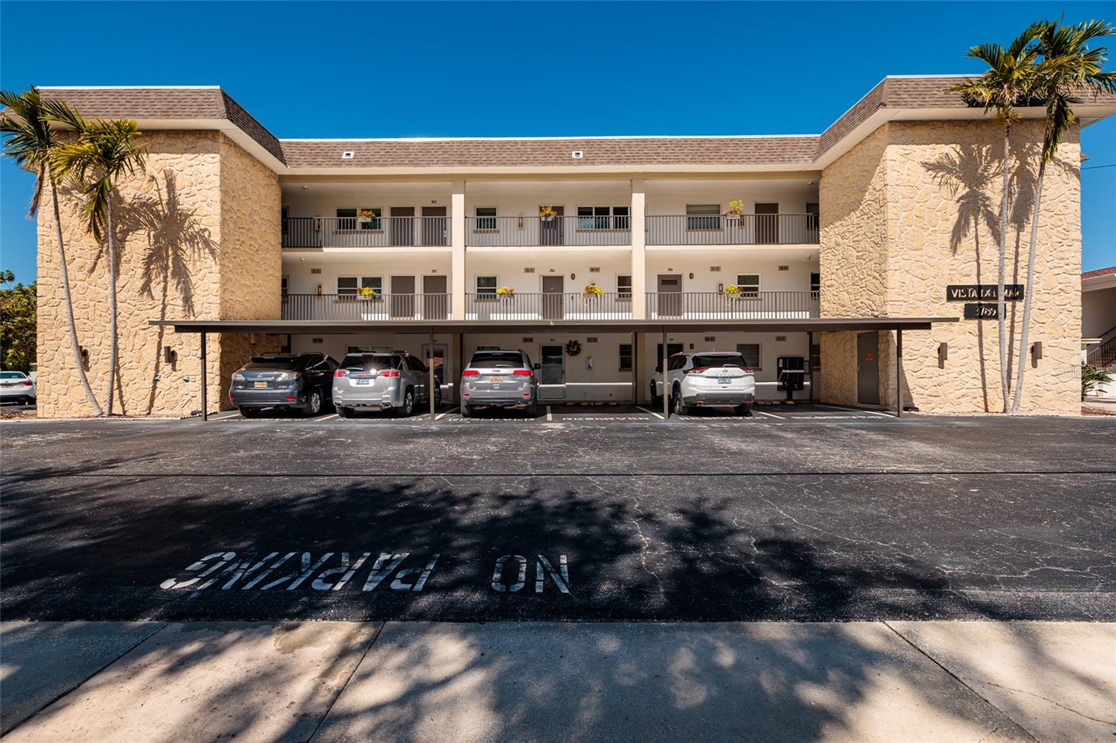 Image 2 of 51 For 3789 46th Avenue S 101