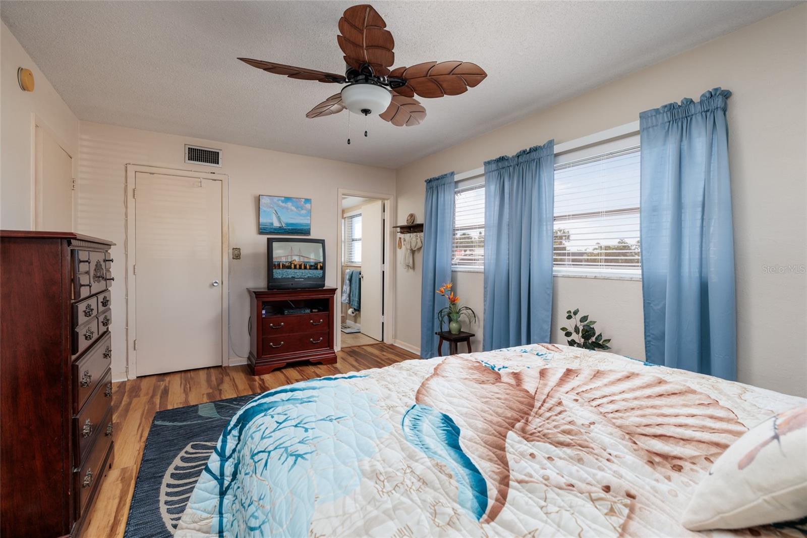 Image 21 of 51 For 3789 46th Avenue S 101