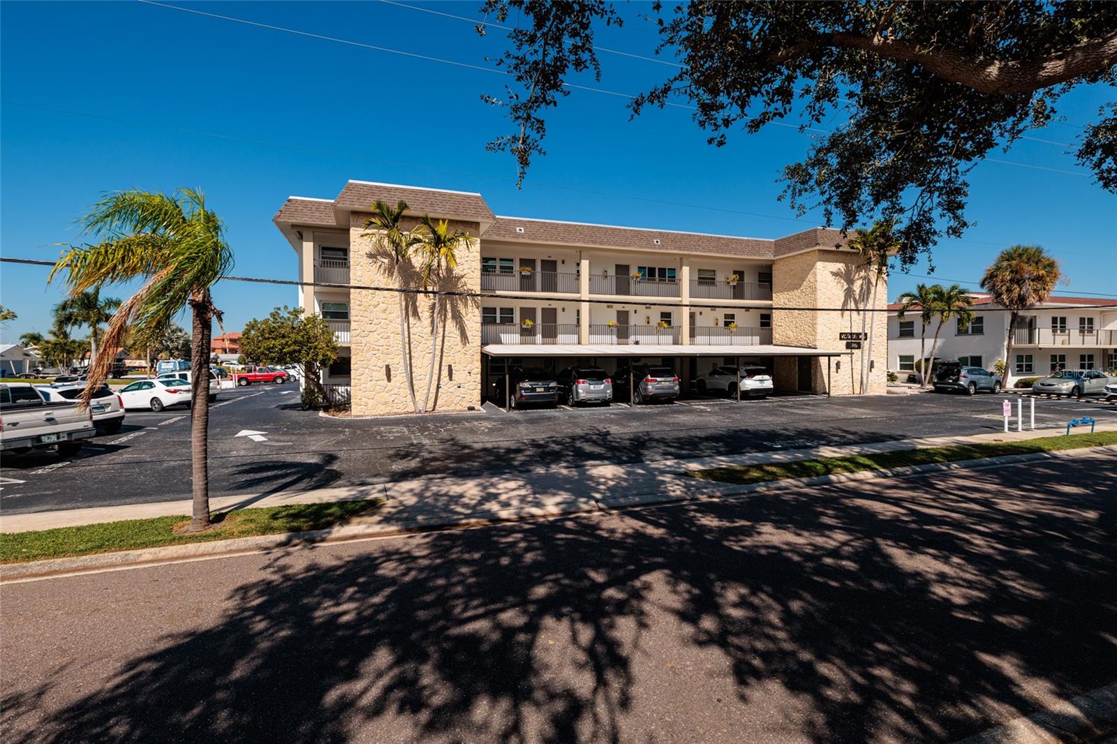 Image 37 of 51 For 3789 46th Avenue S 101