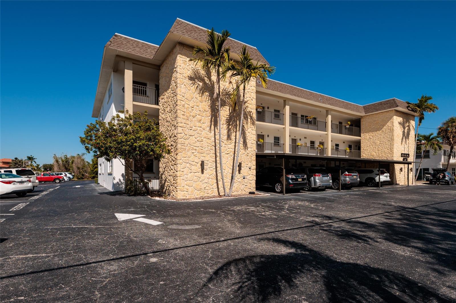 Image 4 of 51 For 3789 46th Avenue S 101