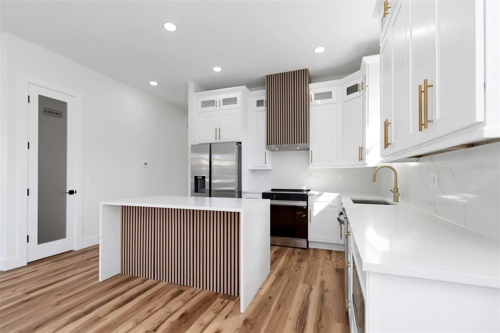 Image 12 of 60 For 701 42nd Avenue S