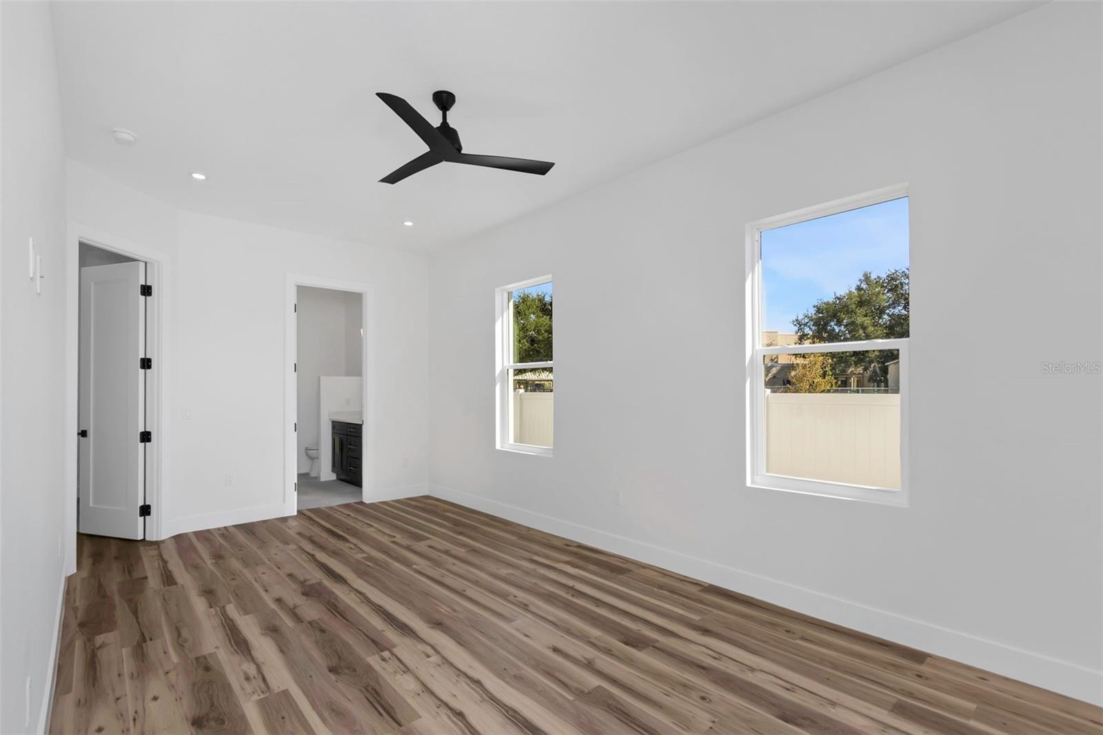 Image 22 of 60 For 701 42nd Avenue S