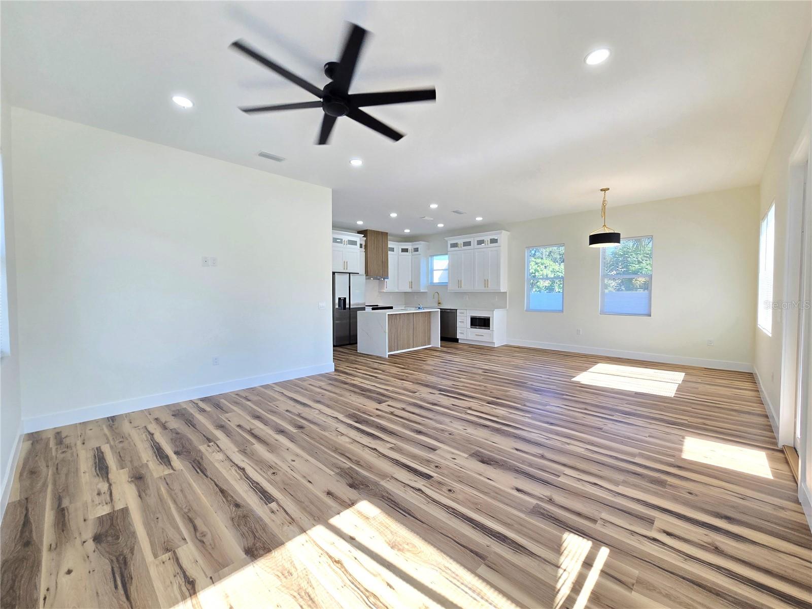 Image 3 of 60 For 701 42nd Avenue S