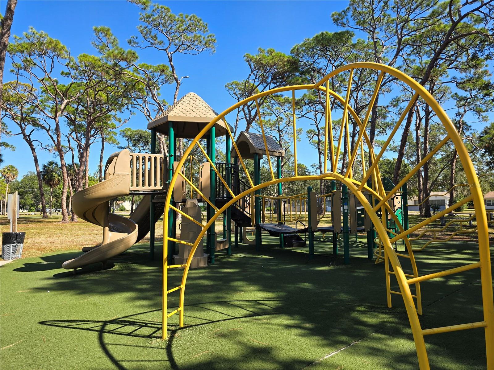 Image 42 of 60 For 701 42nd Avenue S