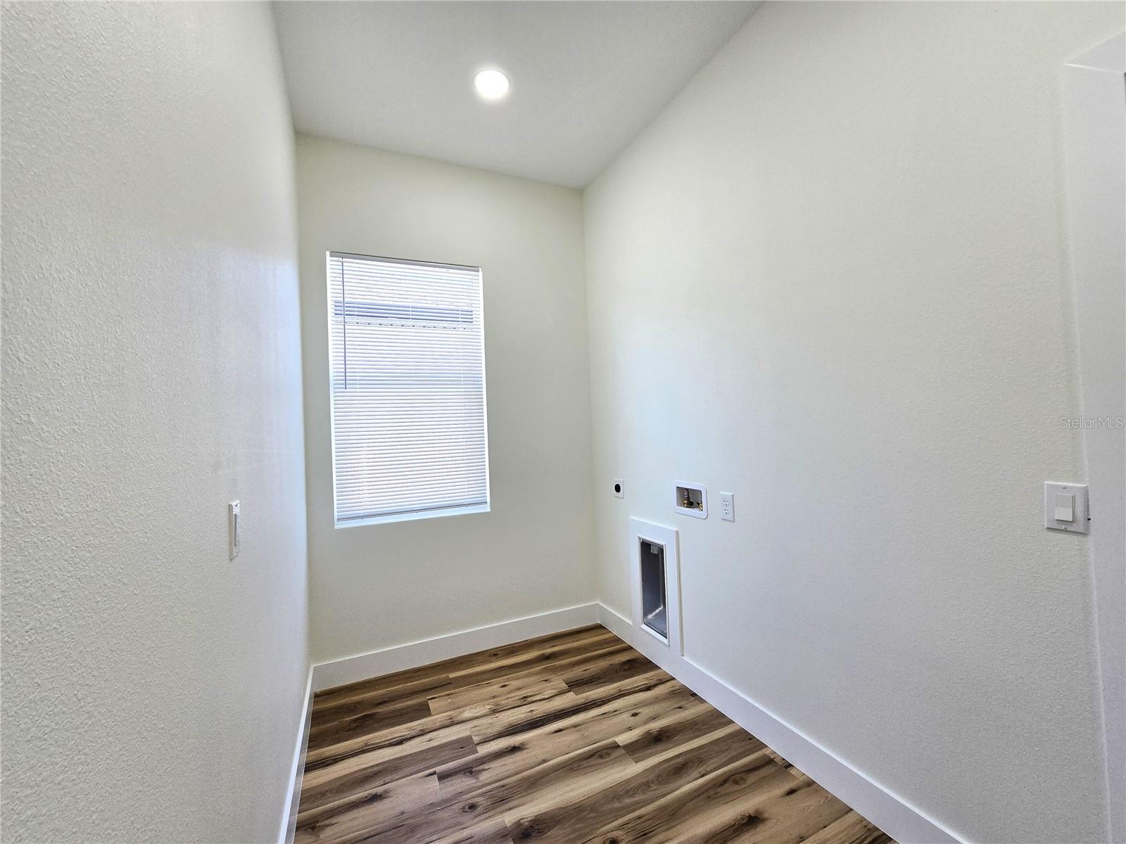 Image 7 of 60 For 701 42nd Avenue S