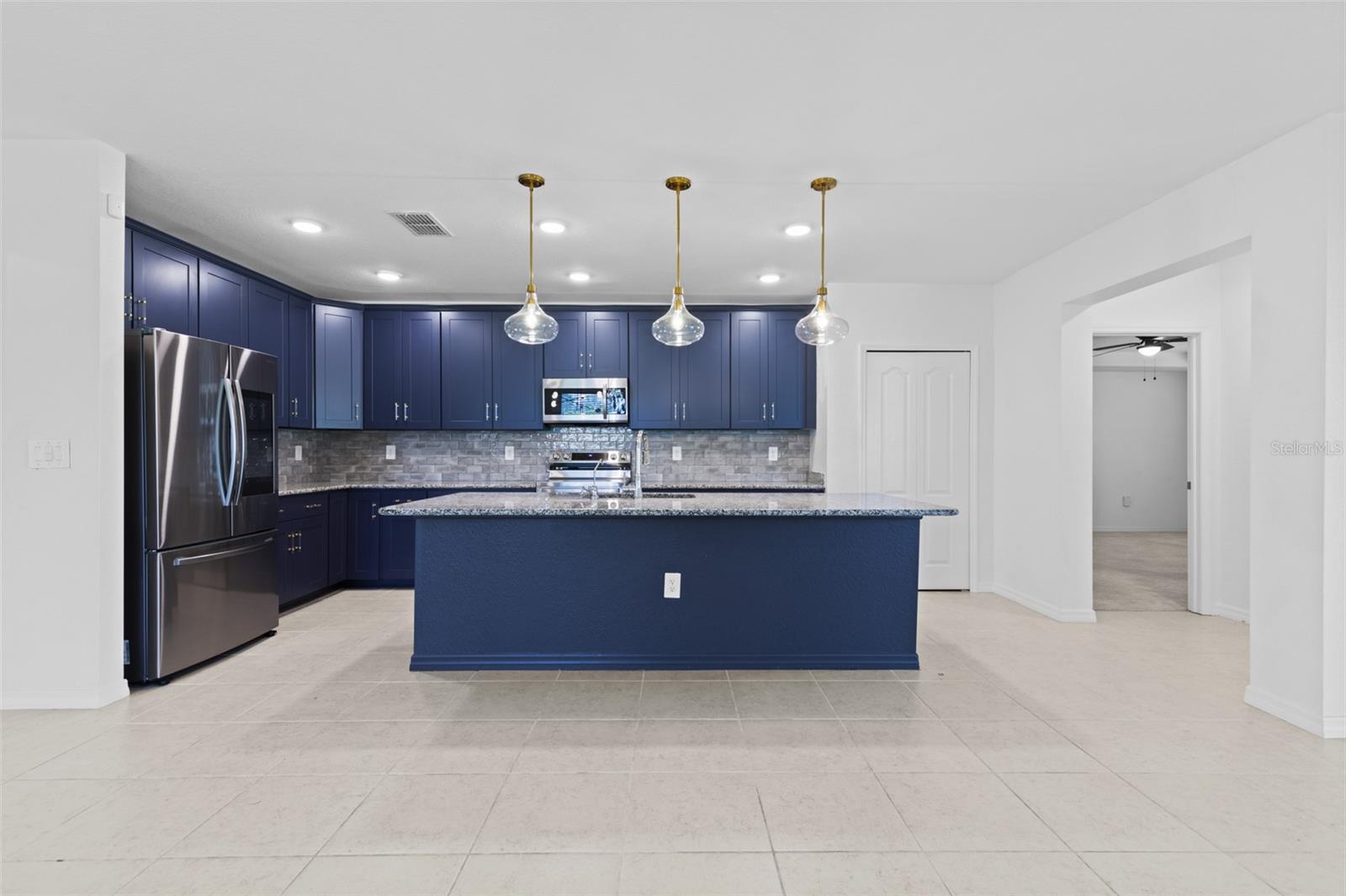 Image 22 of 40 For 8750 Cascade Price Circle