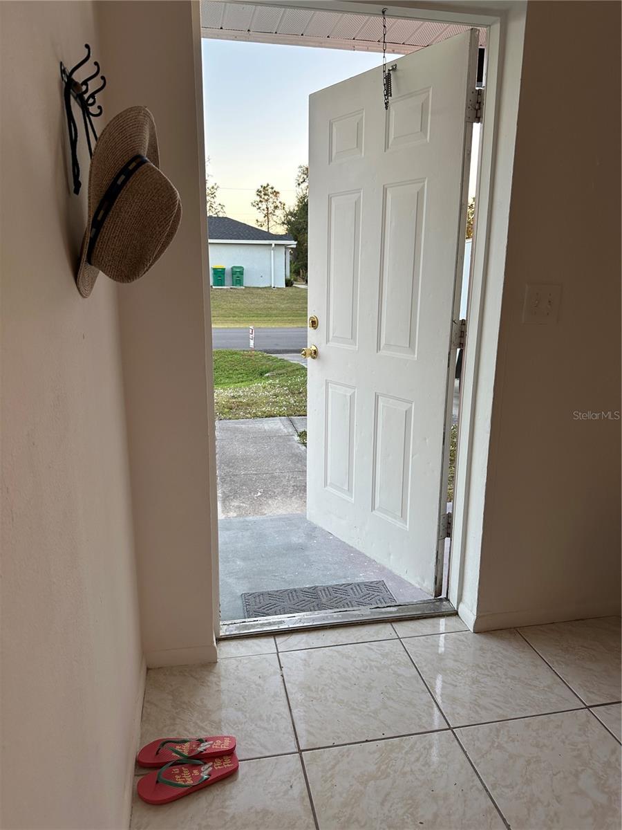 Image 5 of 50 For 9474 Tacoma Avenue A