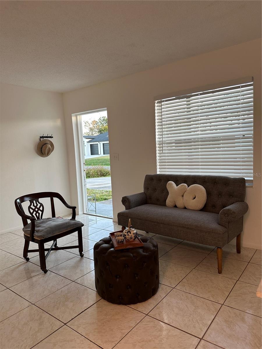 Image 6 of 50 For 9474 Tacoma Avenue A