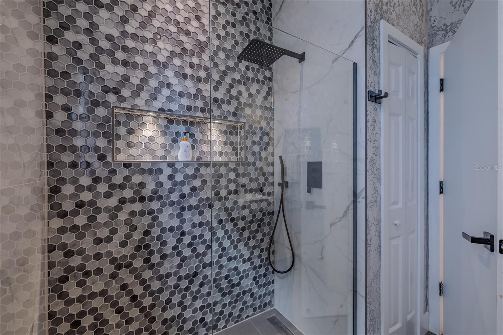 Image 10 of 59 For 8117 Hampton Glen Drive