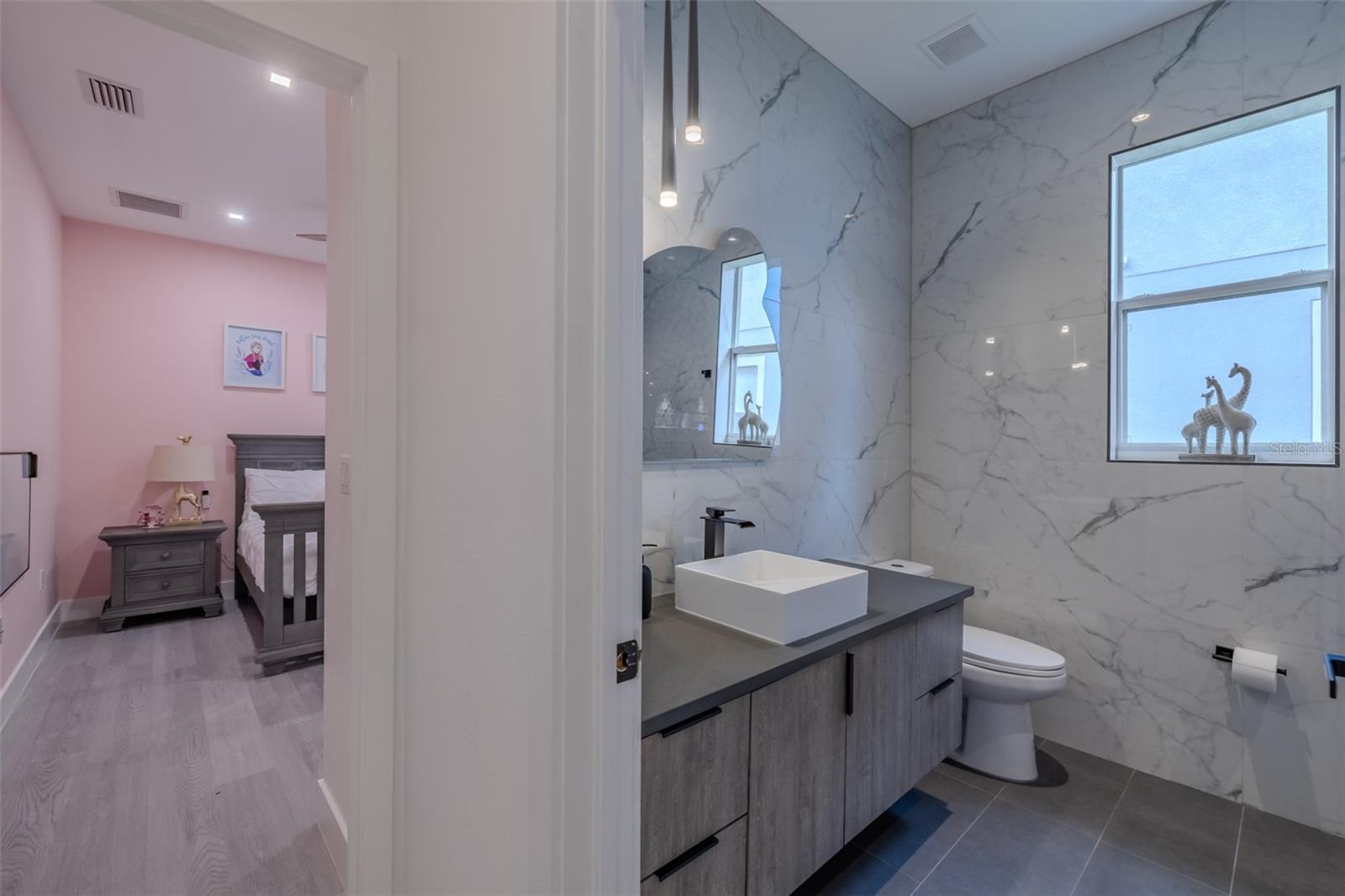 Image 15 of 59 For 8117 Hampton Glen Drive