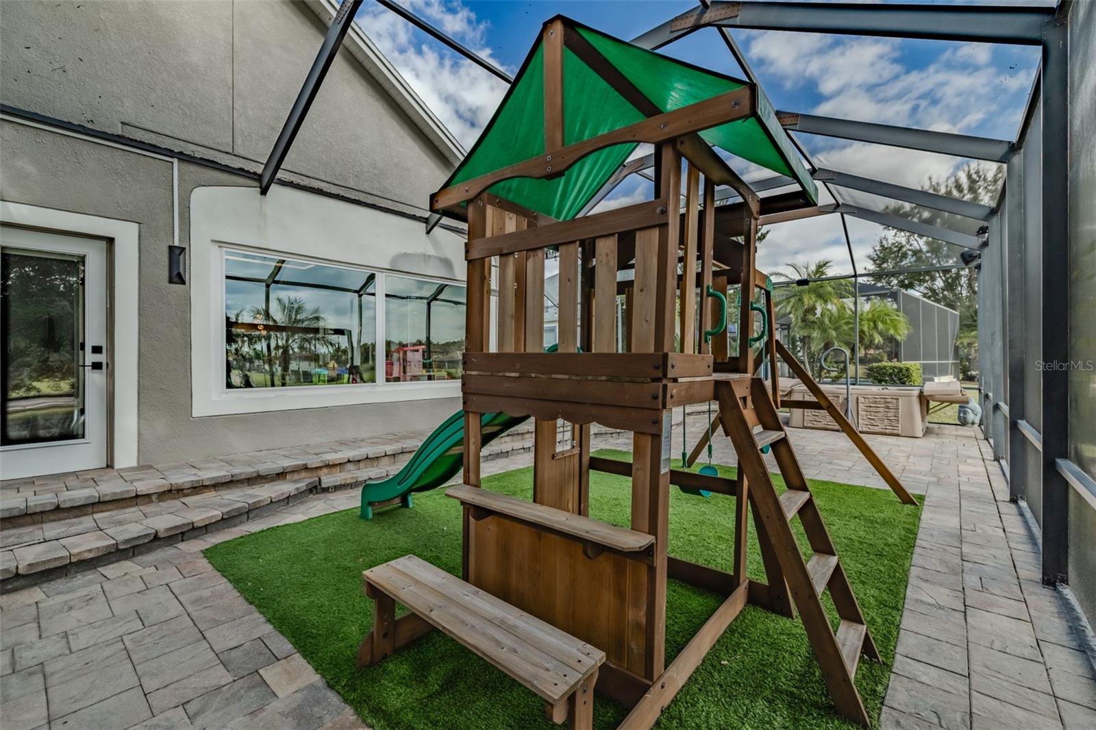 Image 17 of 59 For 8117 Hampton Glen Drive