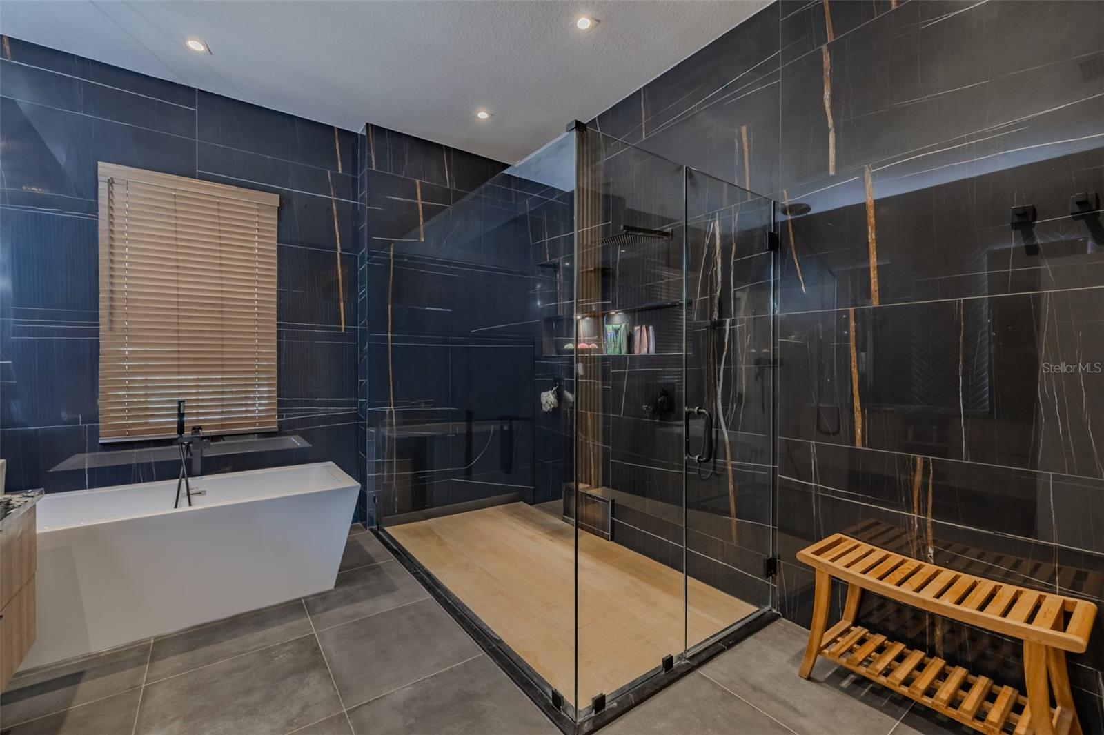 Image 24 of 59 For 8117 Hampton Glen Drive