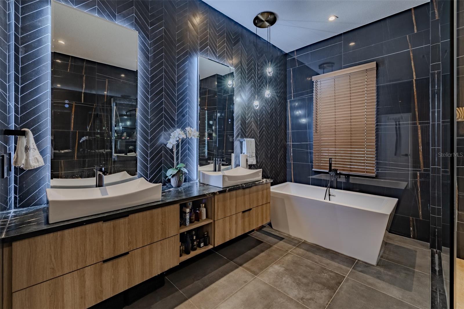 Image 25 of 59 For 8117 Hampton Glen Drive