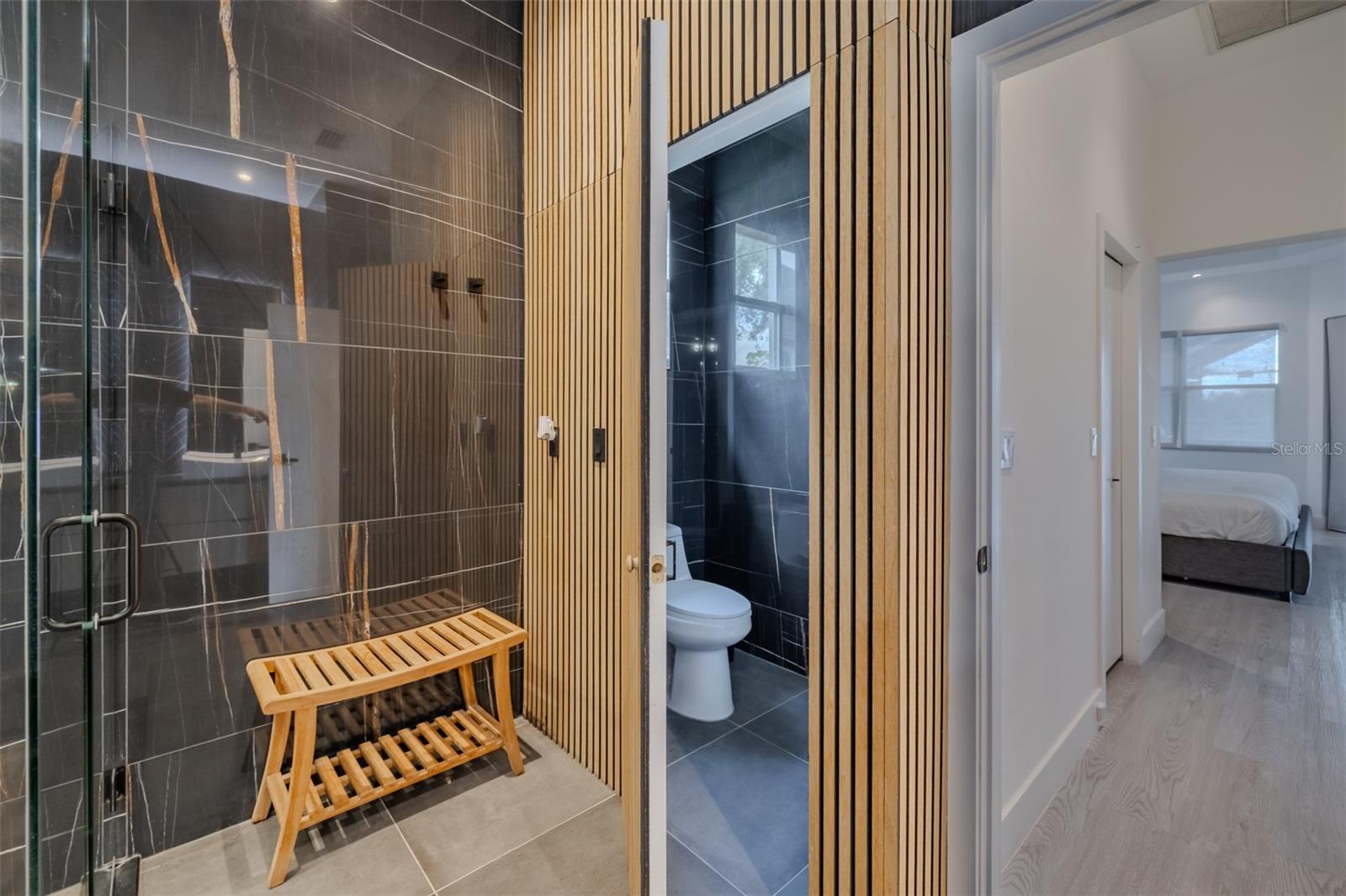 Image 26 of 59 For 8117 Hampton Glen Drive